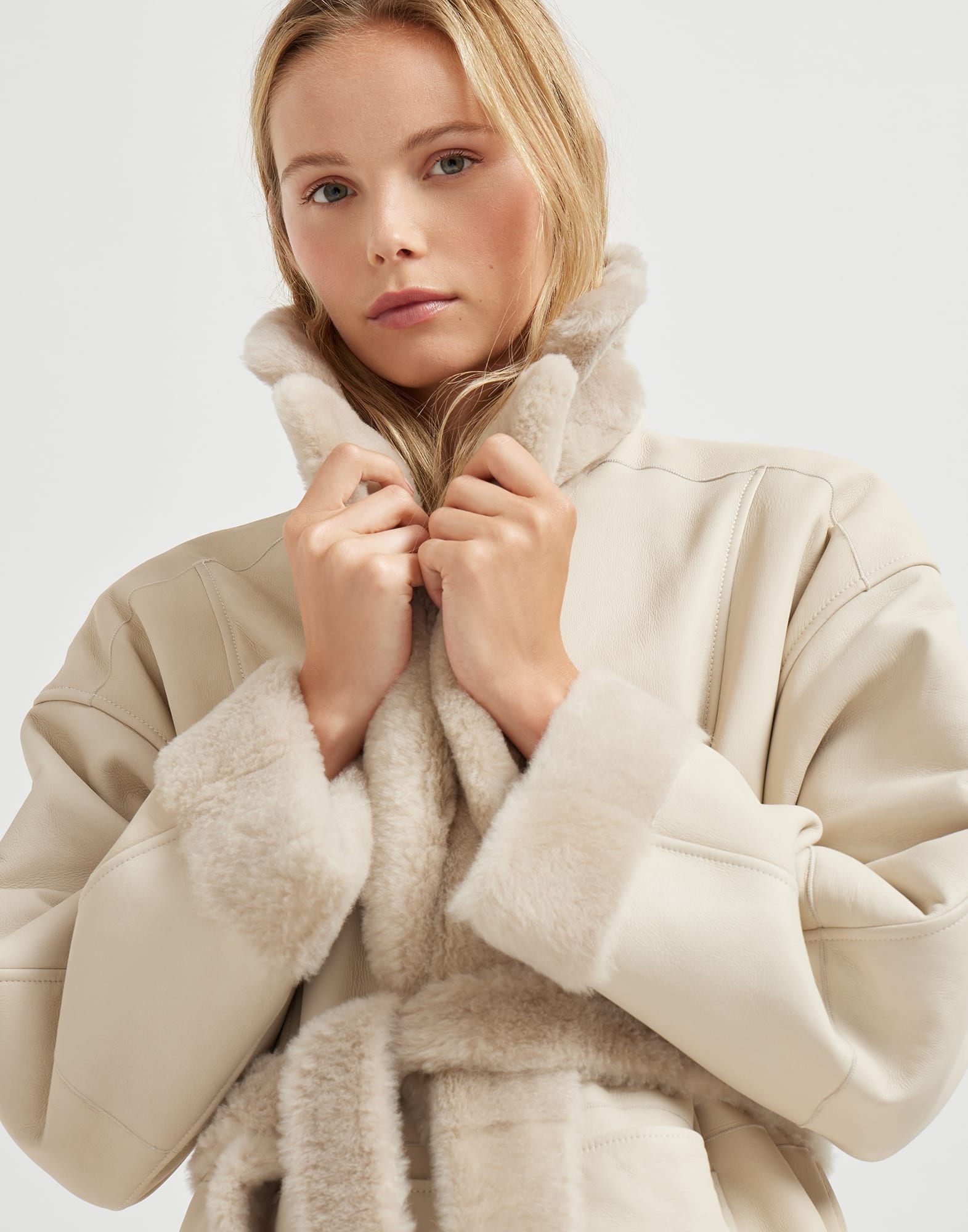 Reversible shearling coat with shiny detail - 3