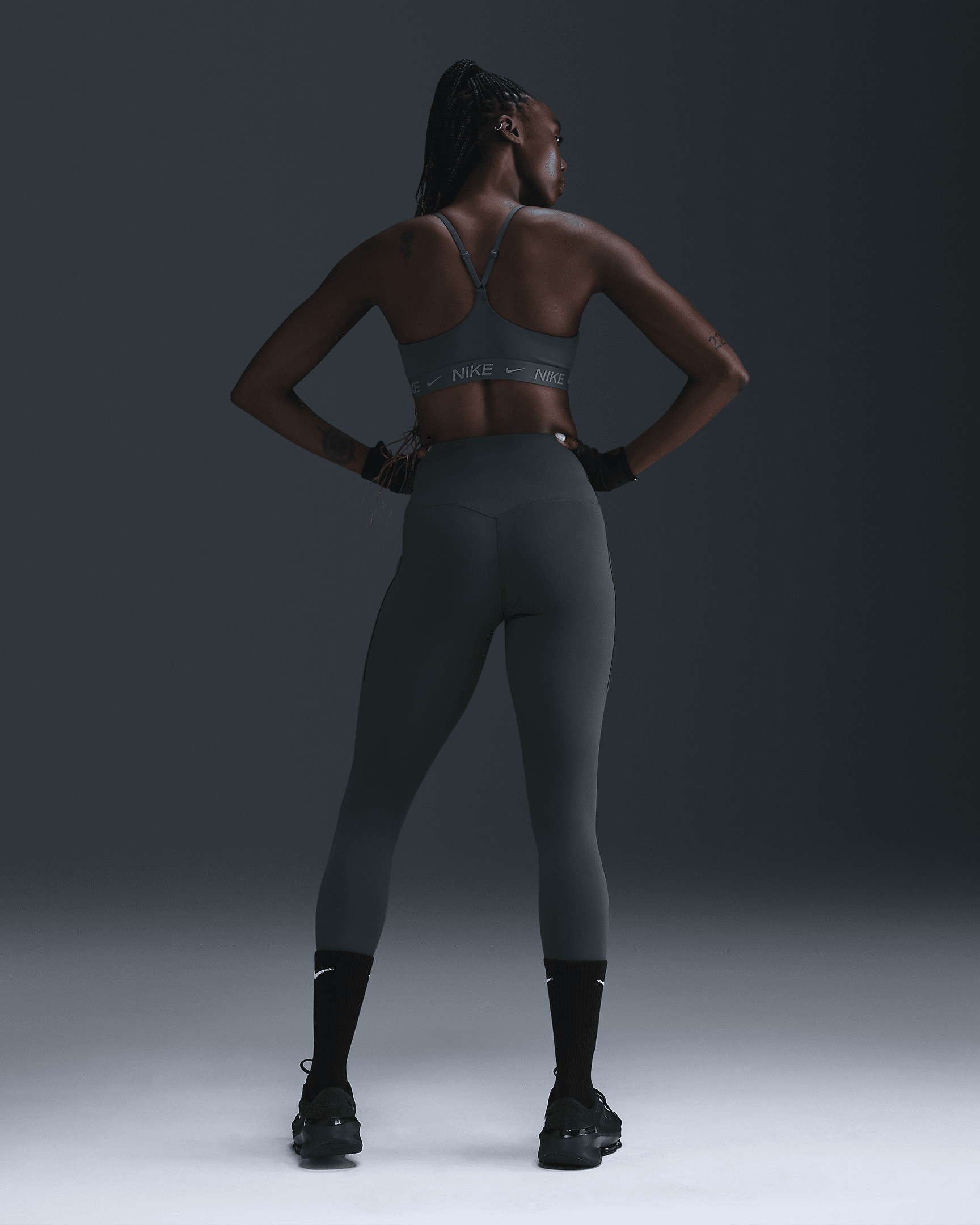 Nike Universa Women's Medium-Support High-Waisted 7/8 Leggings with Pockets - 4