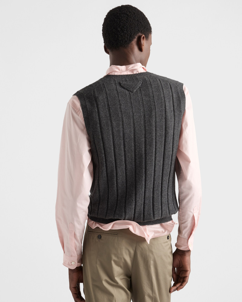 Cashmere V-neck vest 5