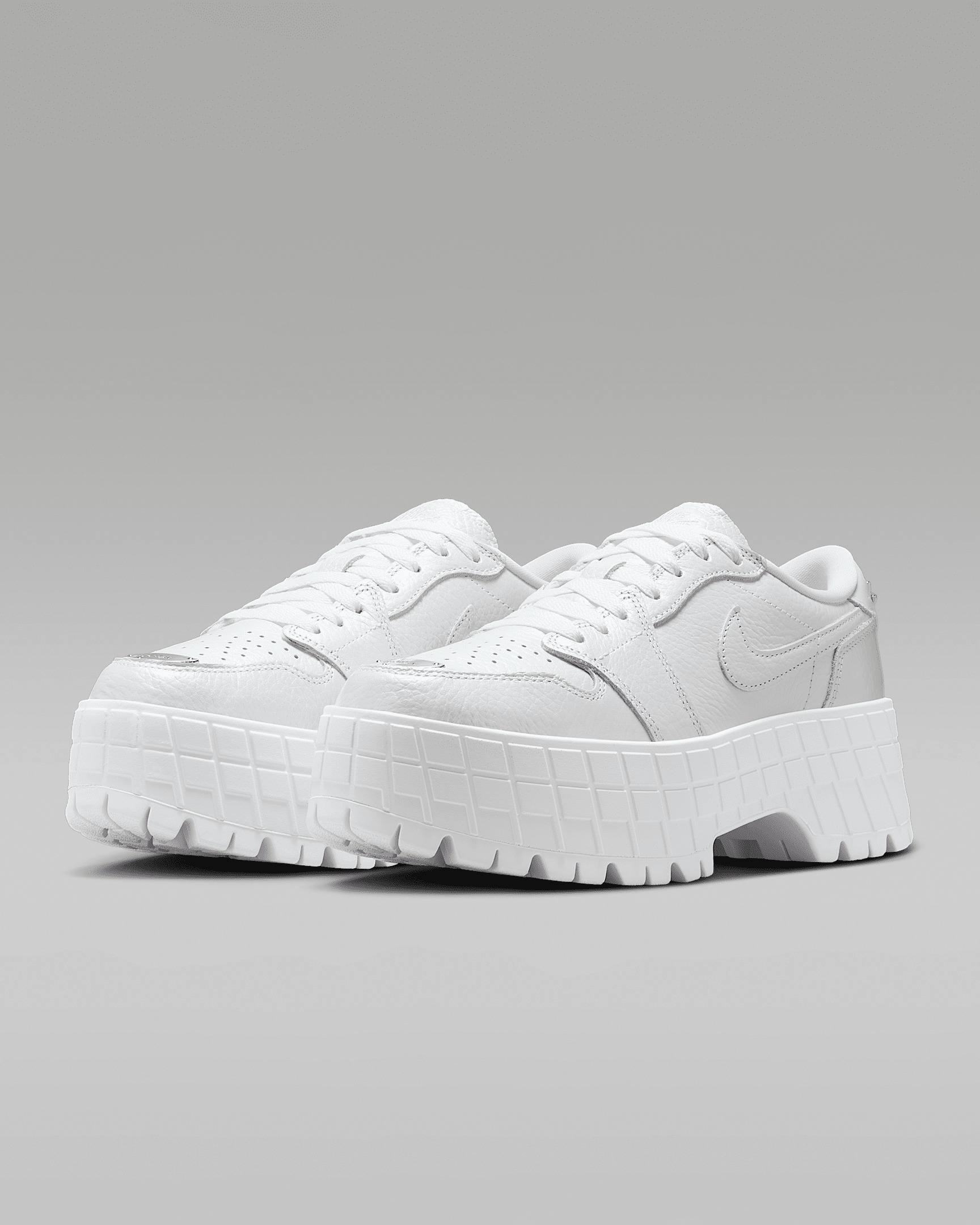 Air Jordan 1 Brooklyn Low Women's Shoes - 5