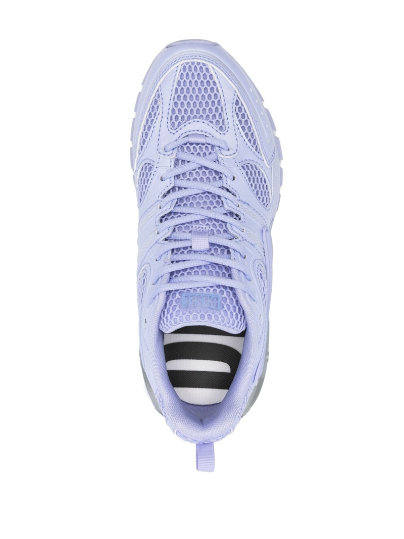 tonal-design low-top trainers 4