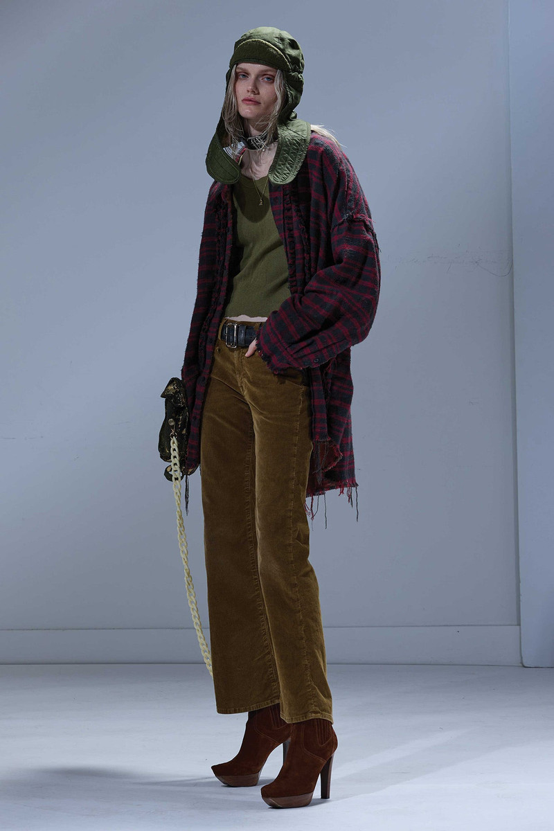 JOAN KICK FLARE JEAN 1