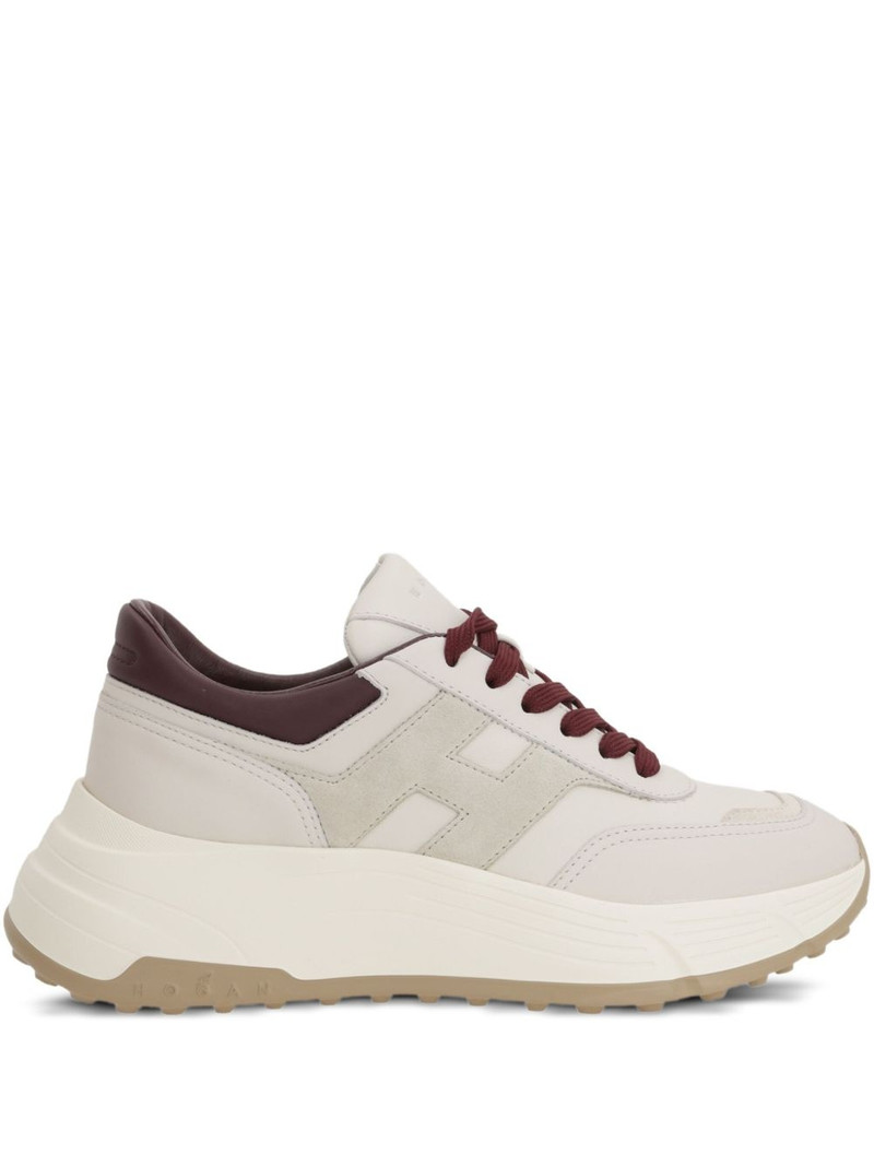Hyperlight sneakers 1