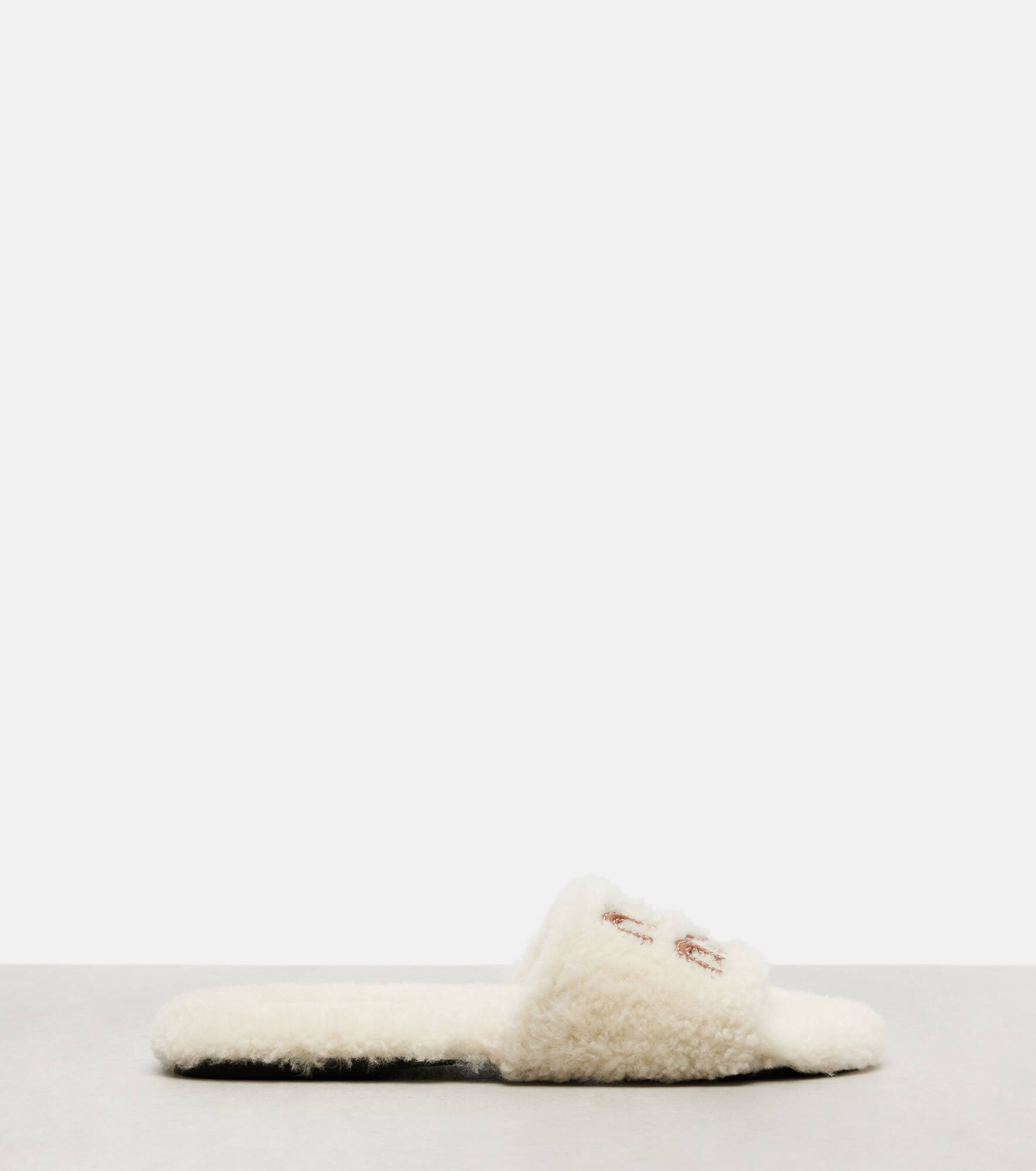 Logo leather-trimmed shearling slides - 4