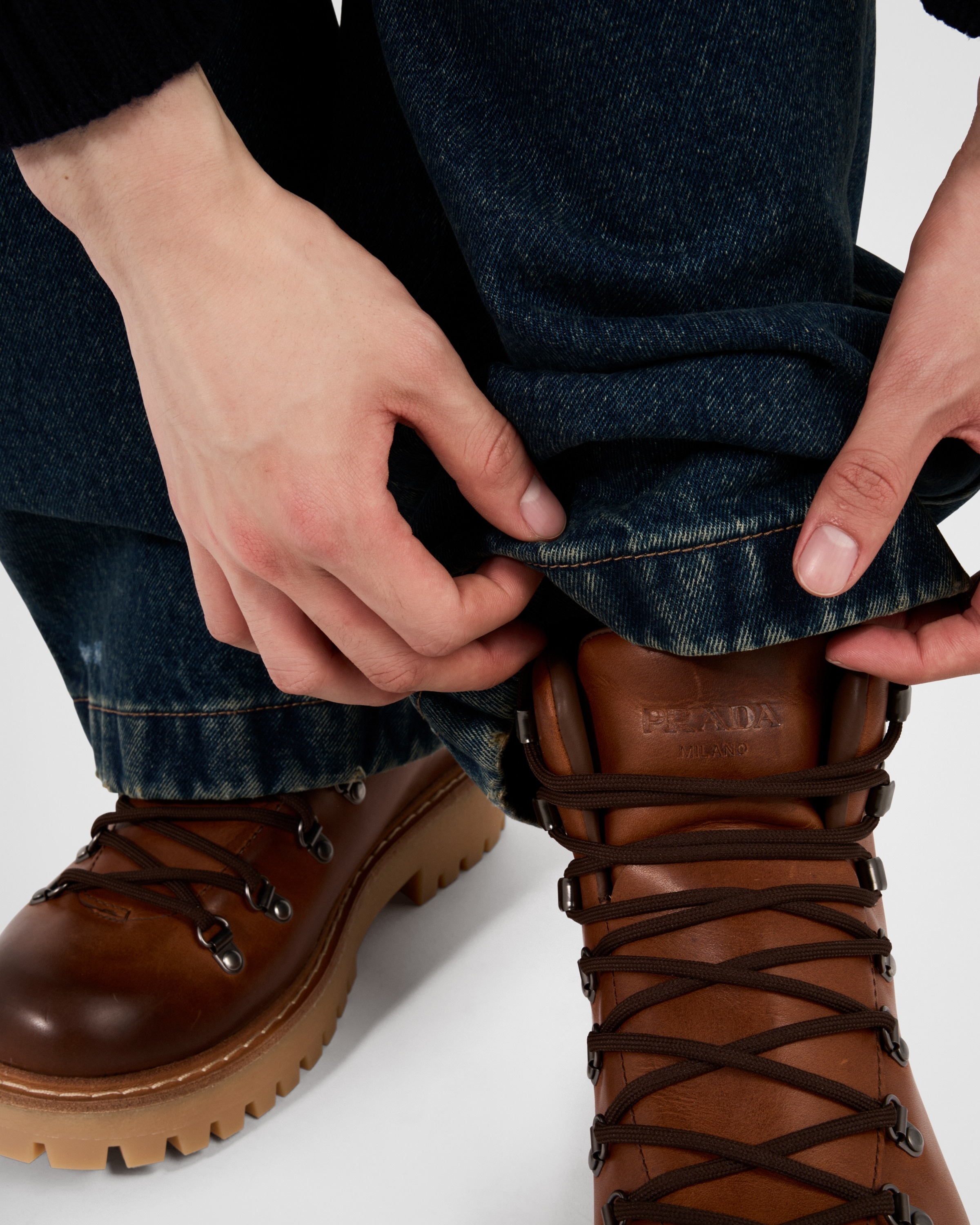 Laced leather booties - 3