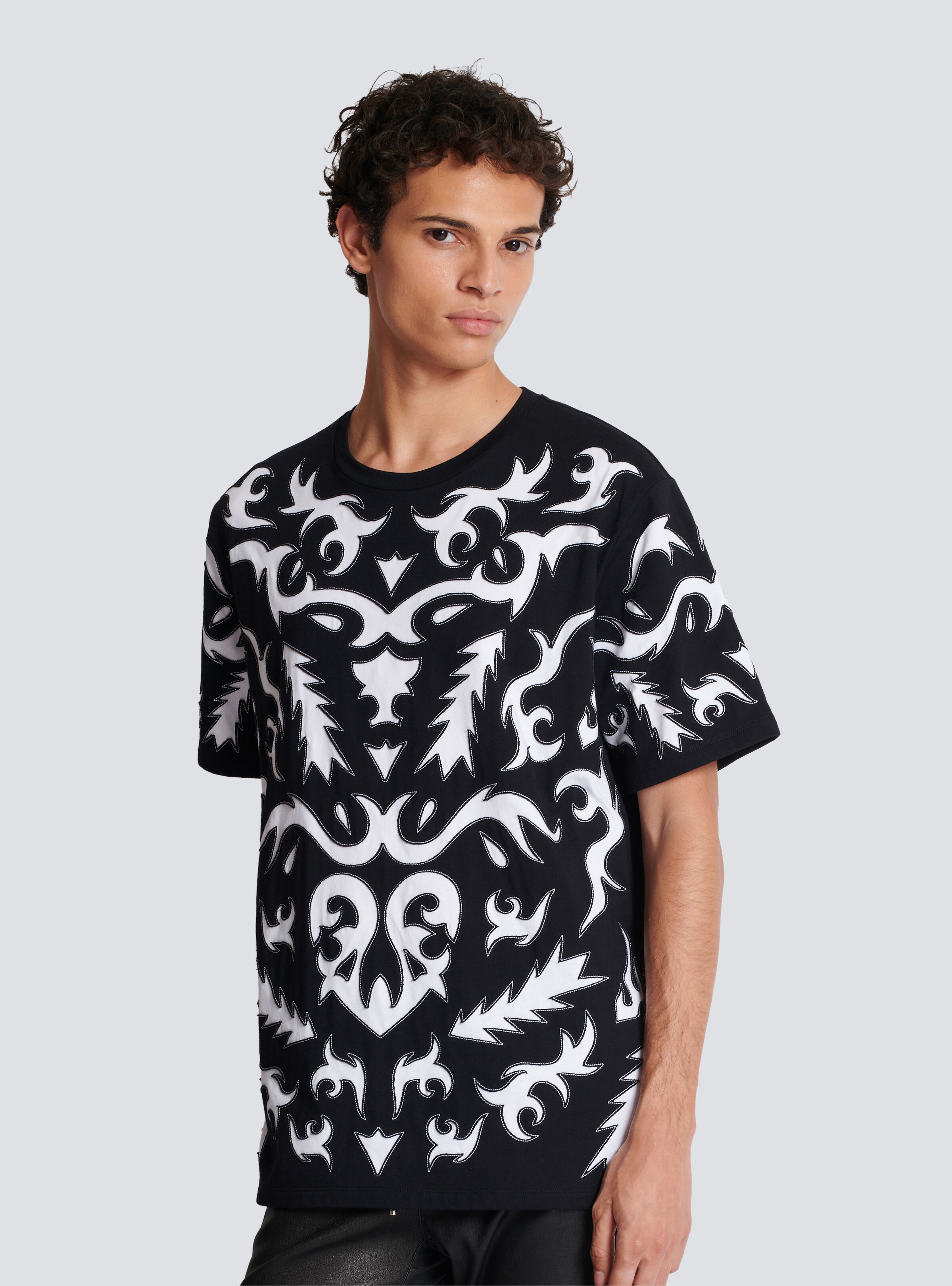 Oversized T-shirt with laser-cut Baroque print - 6