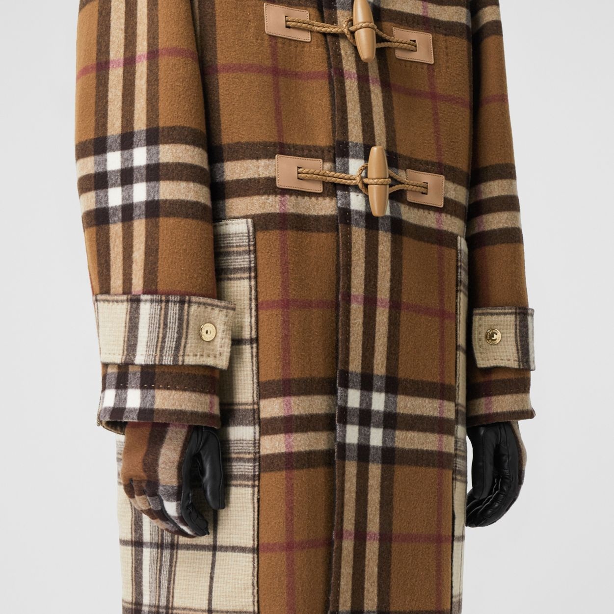 Double-faced Contrast Check Wool Duffle Coat - 5