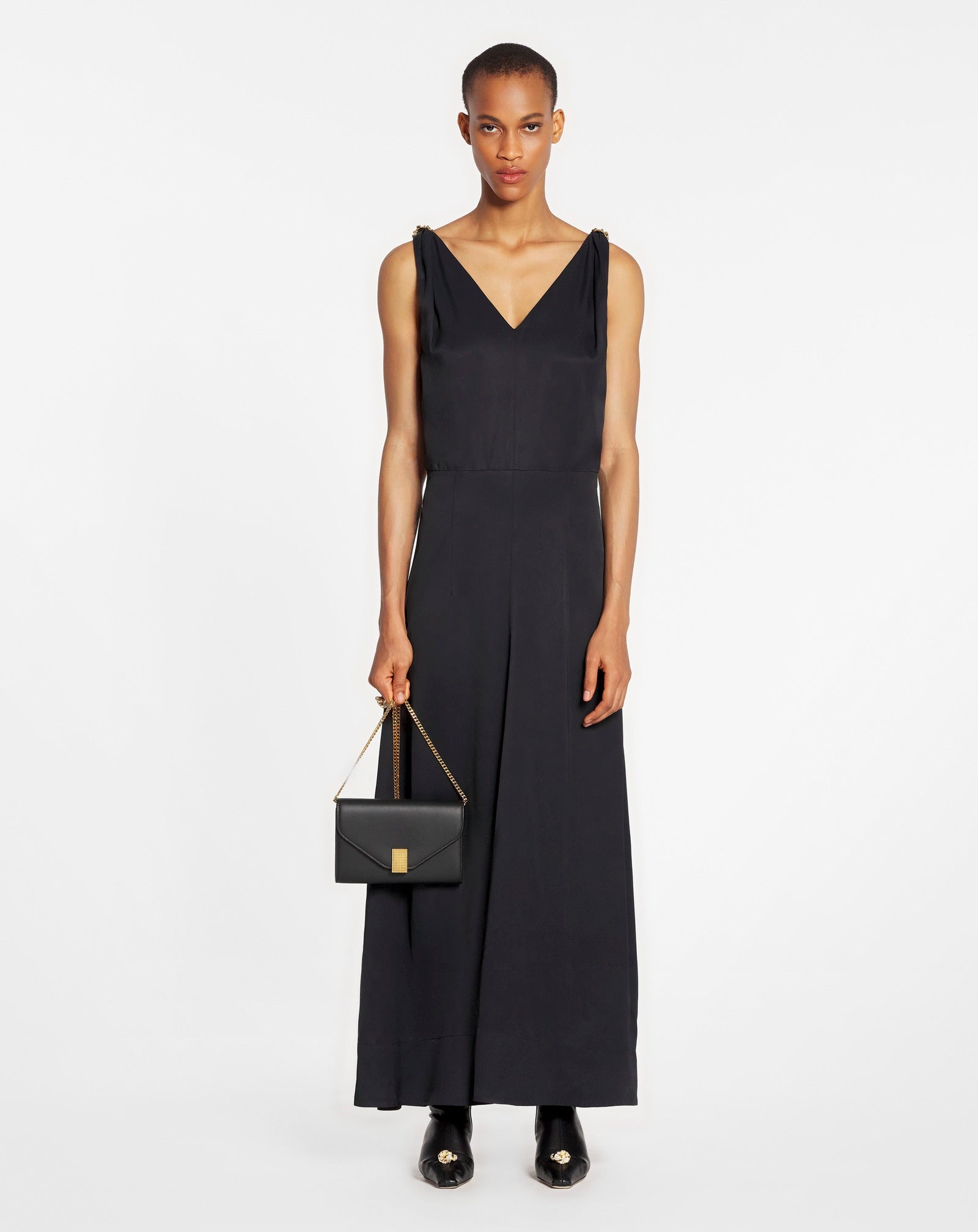 SLEEVLESS V NECK FLARE MIDI DRESS IN SATIN - 2
