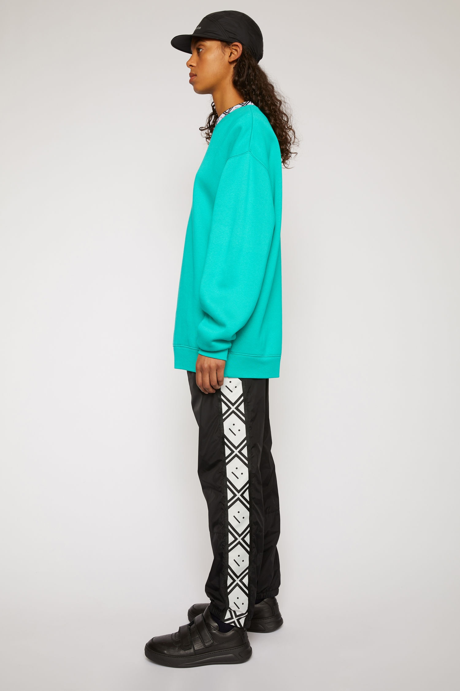 Face motif mock neck sweatshirt jade green - 5