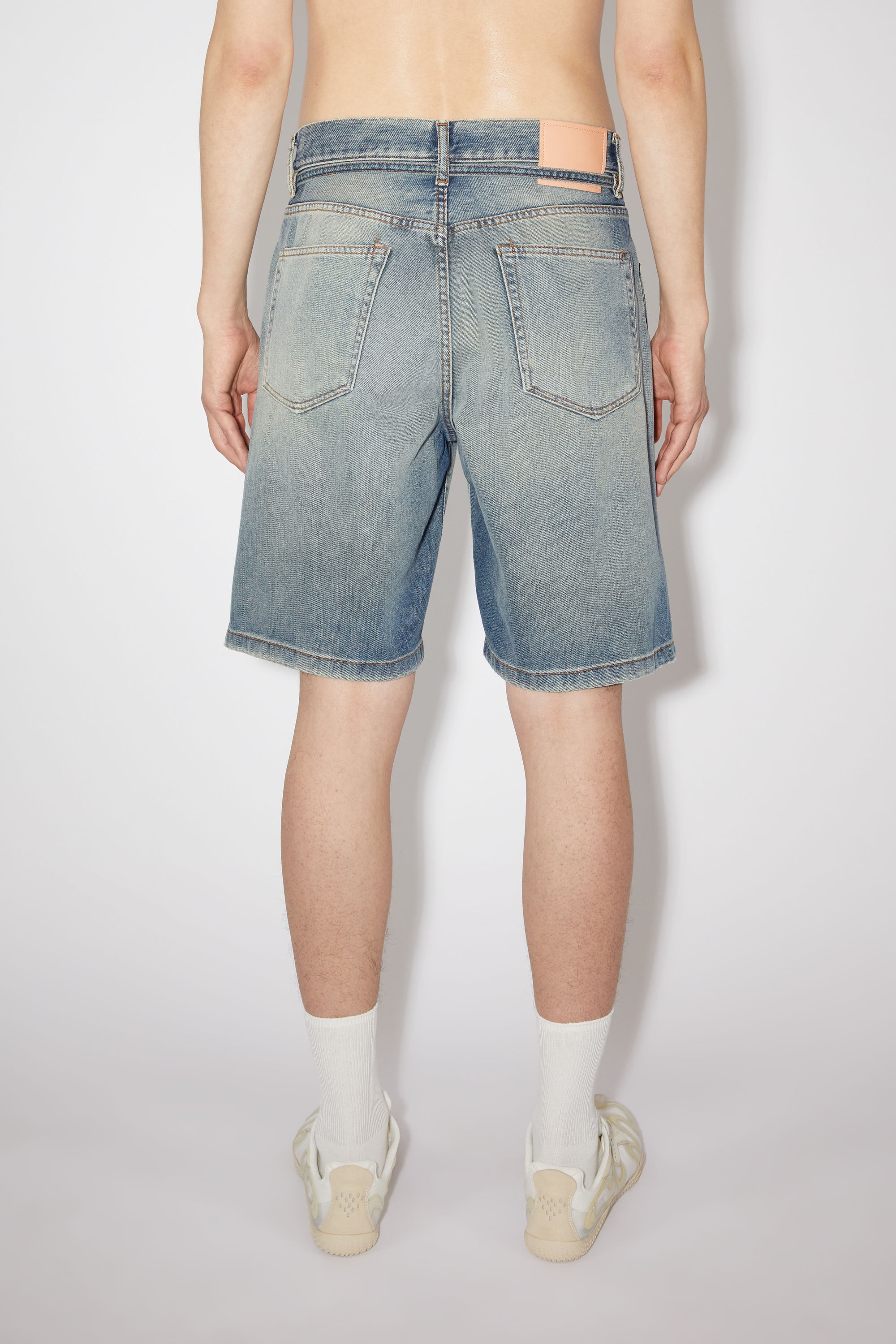 Loose fit denim shorts - Mid Blue - 3
