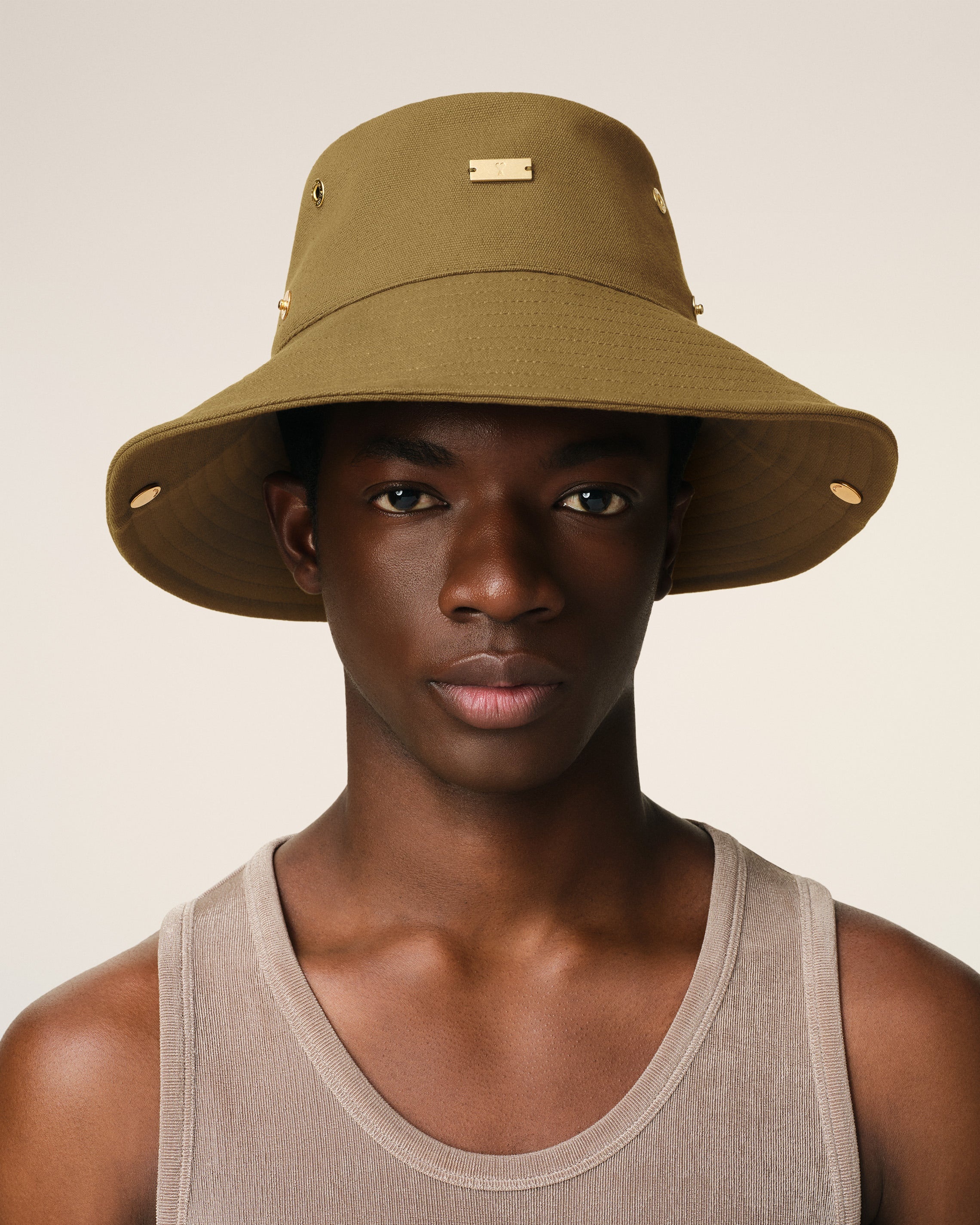 KHAKI COTTON AMI DE COEUR PLATE HAT - 2