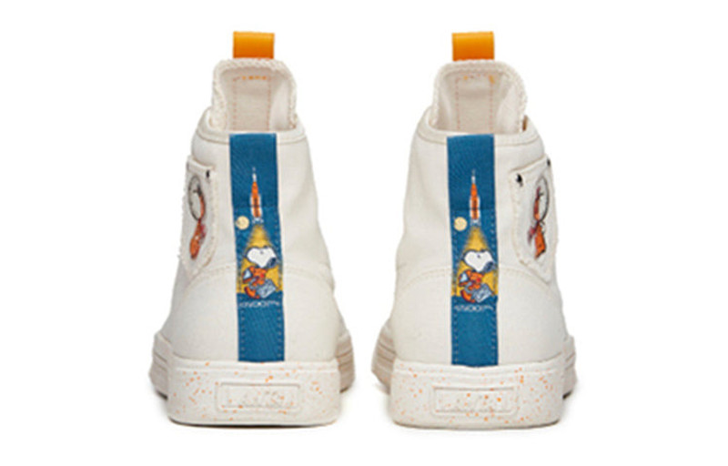 ANTA (WMNS) ANTA x Snoopy Skateboarding Series Sneakers High 'White' 922138604-1 outlook