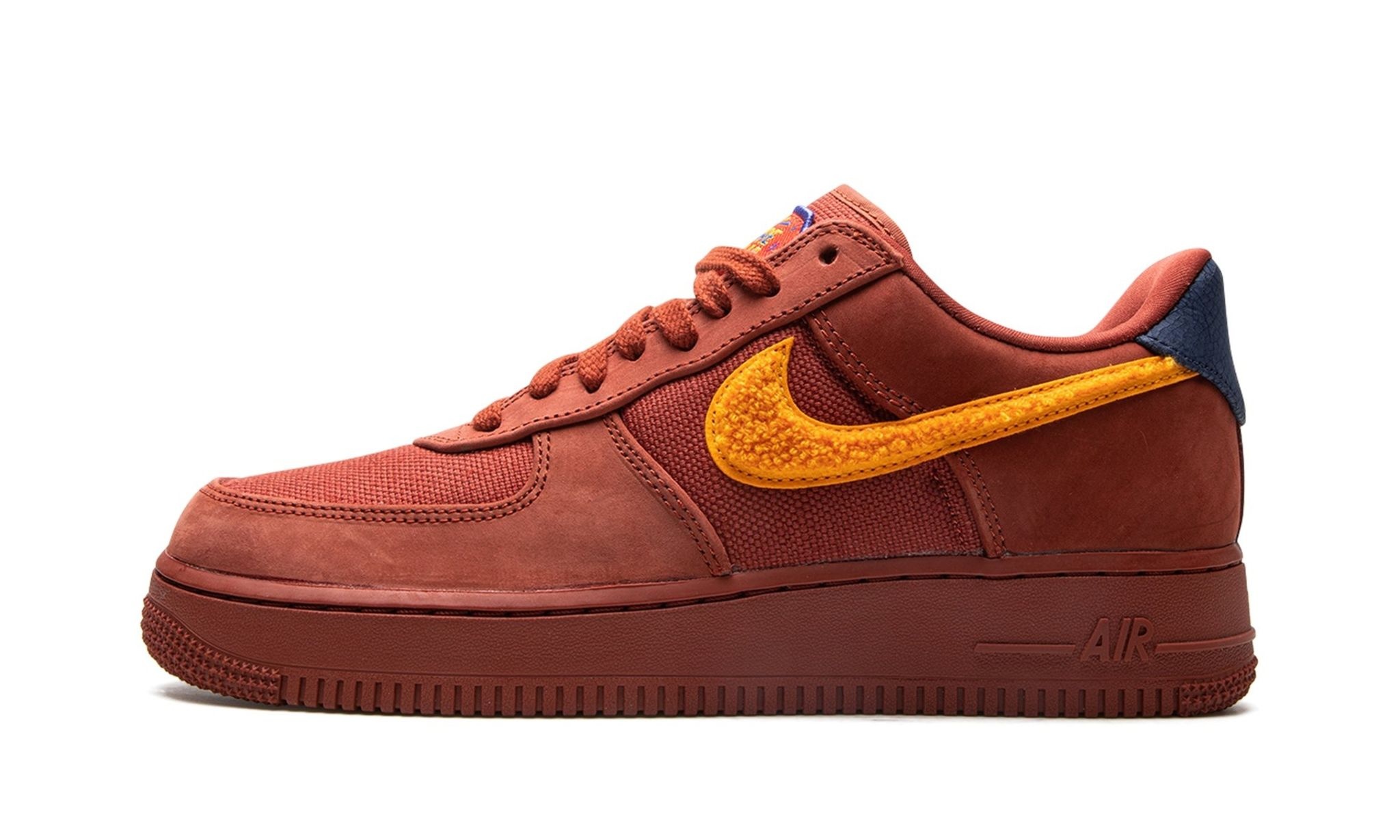 Air Force 1 Low "La Familia" - 1