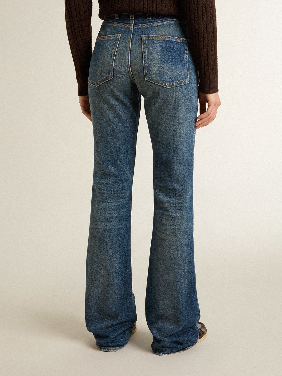 Women's bootcut jeans with a vintage wash and metallic details - 4