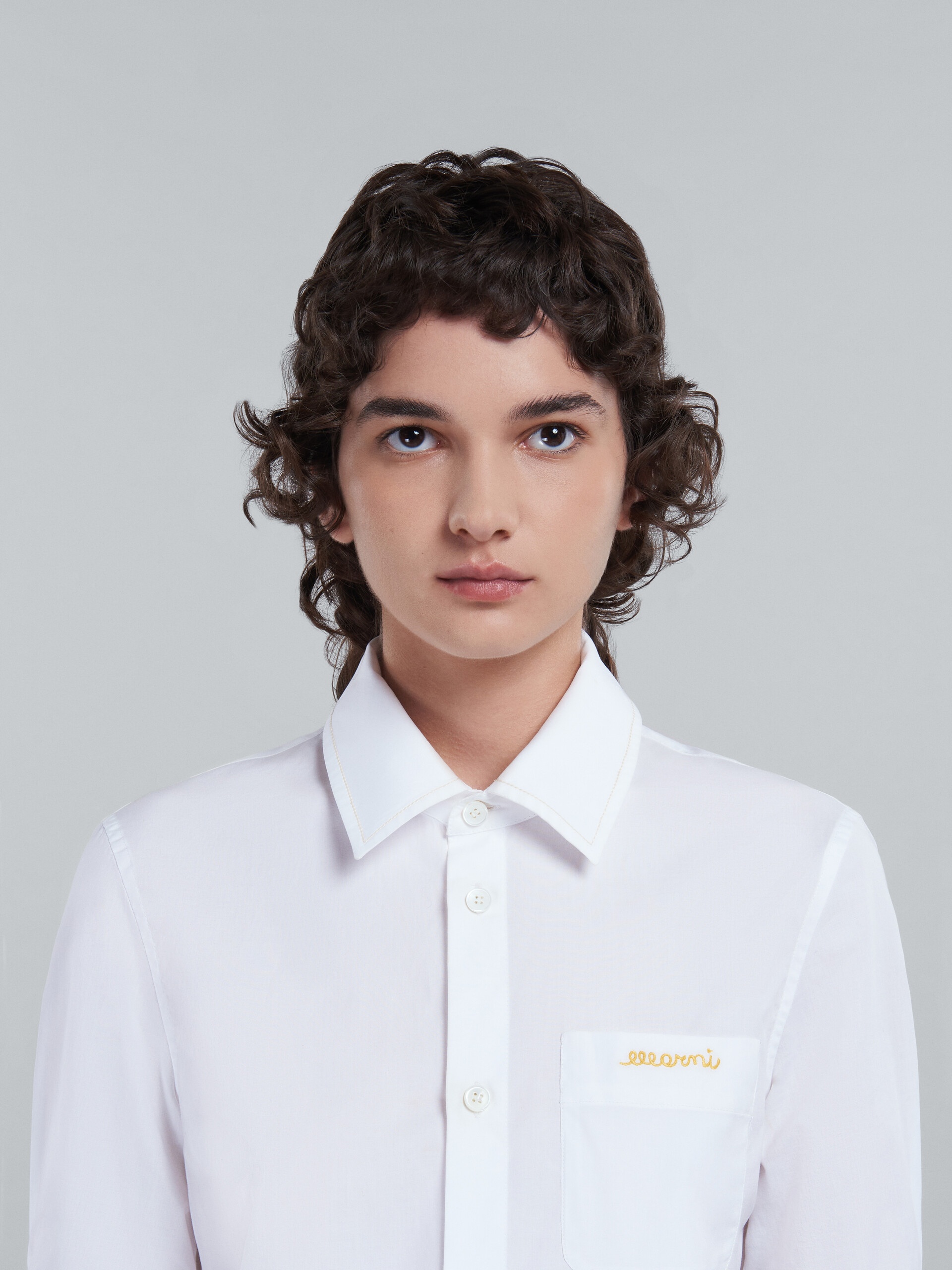 CROPPED WHITE POPLIN SHIRT WITH EMBROIDERED LOGO - 4