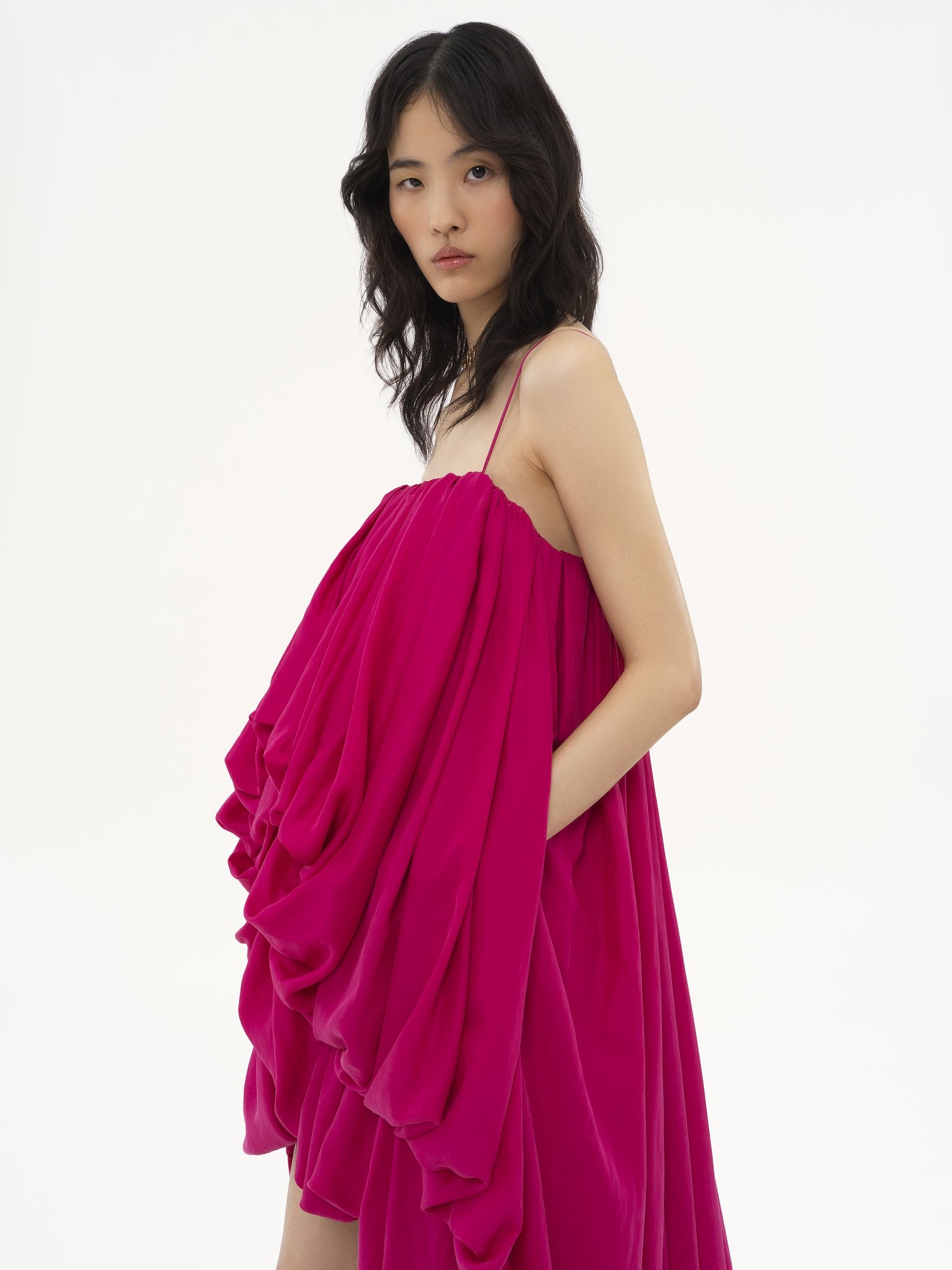 HIGH-LOW SLEEVELESS JUMPSUIT IN WASHED SILK PONGÉ - 7
