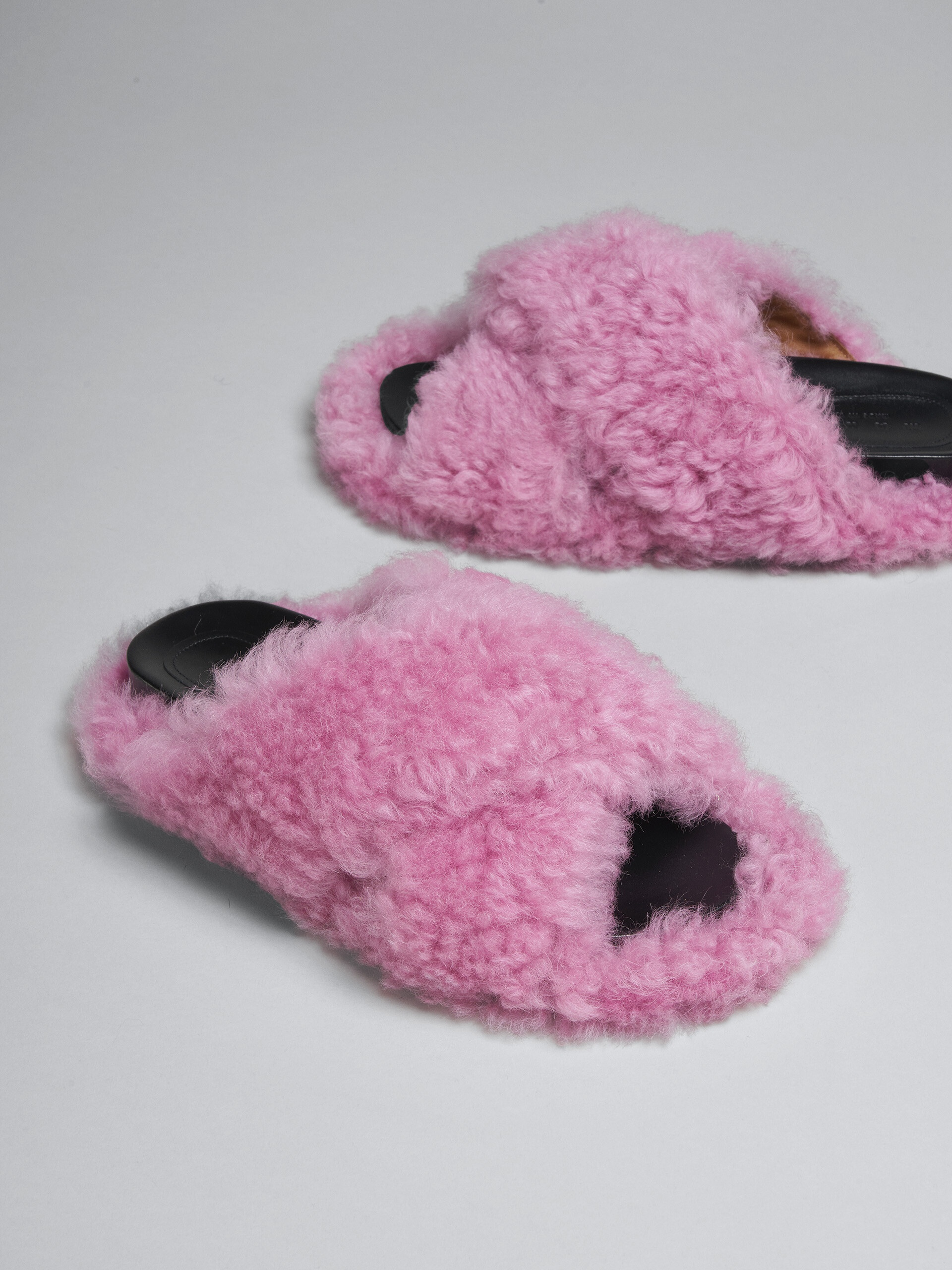 PINK SHEARLING FUSSBETT - 5