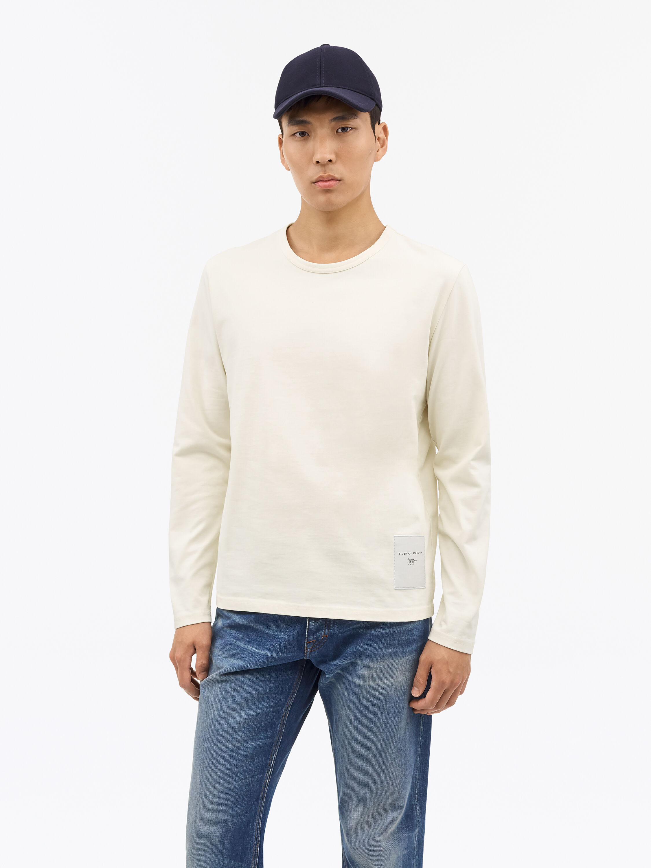 Jake Boxy Longsleeved T-shirt - 2