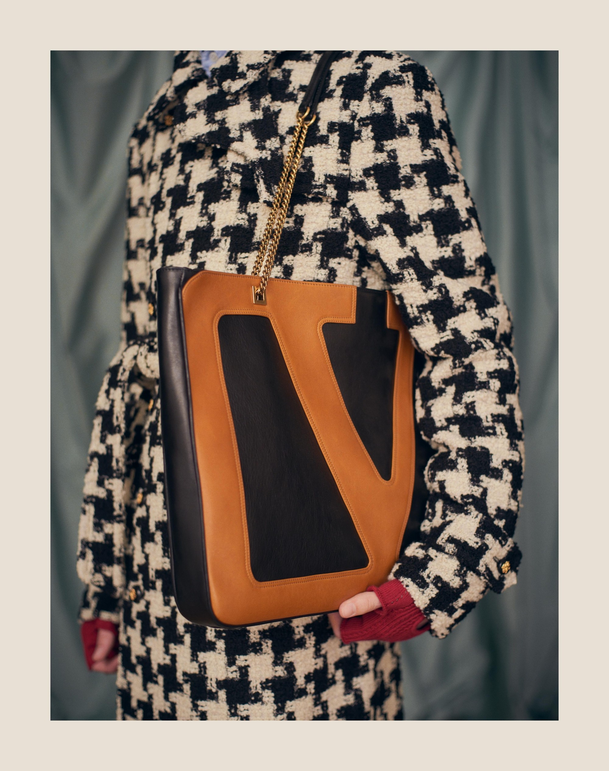 【VALENTINO GARAVANI】Nappa Leather Large Viva Superstar Valentino VALENTINO GARAVANI VIVA SUPERSTAR NAPPA LEATHER