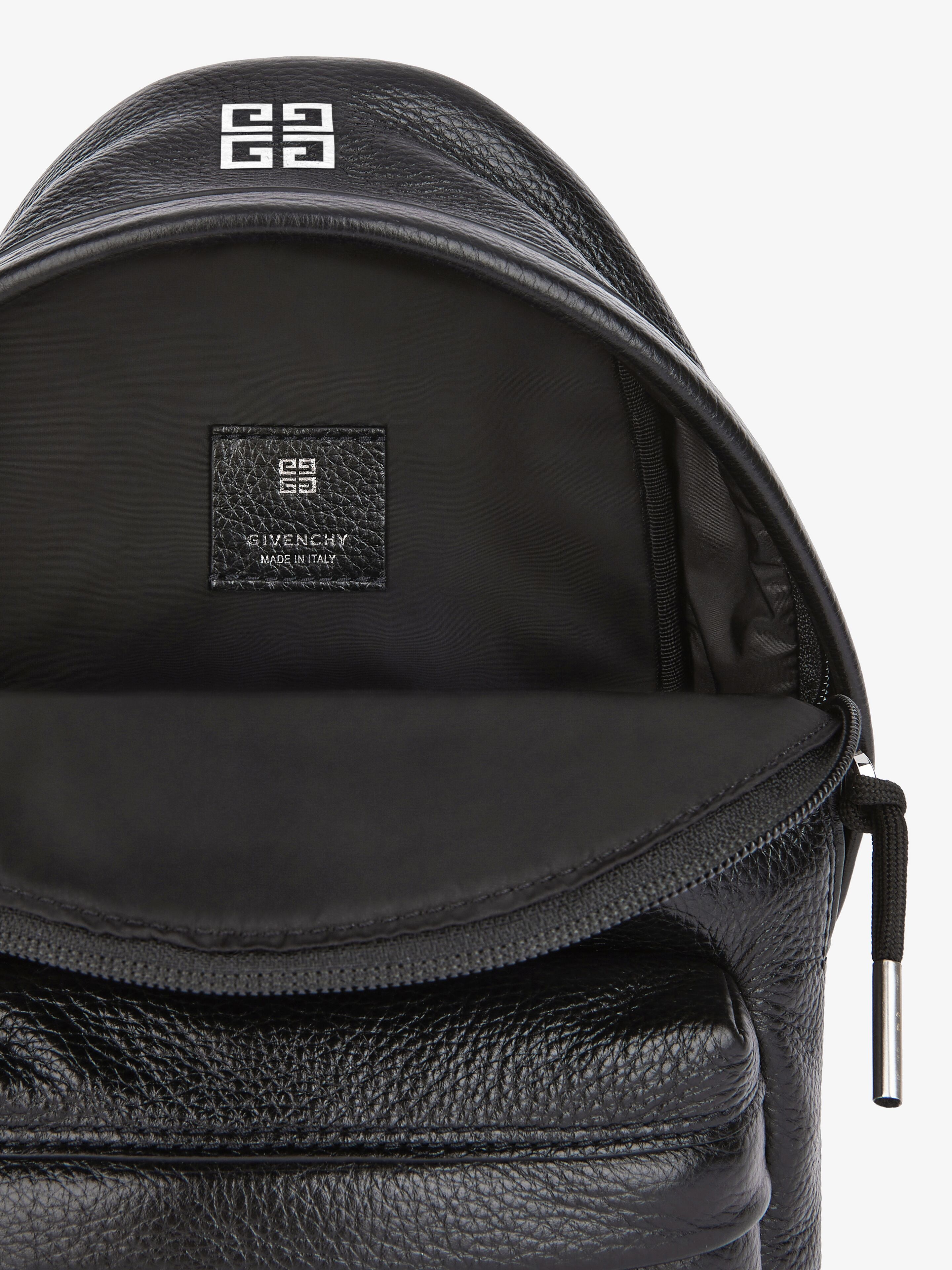 SMALL ESSENTIAL U BACKPACK IN GRAINED LEATHER - 5