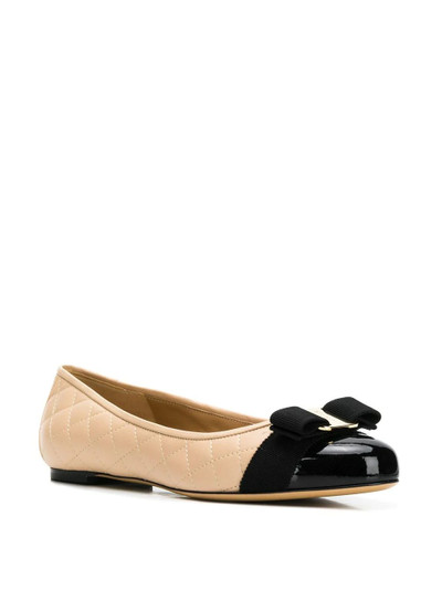 Salvatore Ferragamo Vara contrast ballerinas outlook