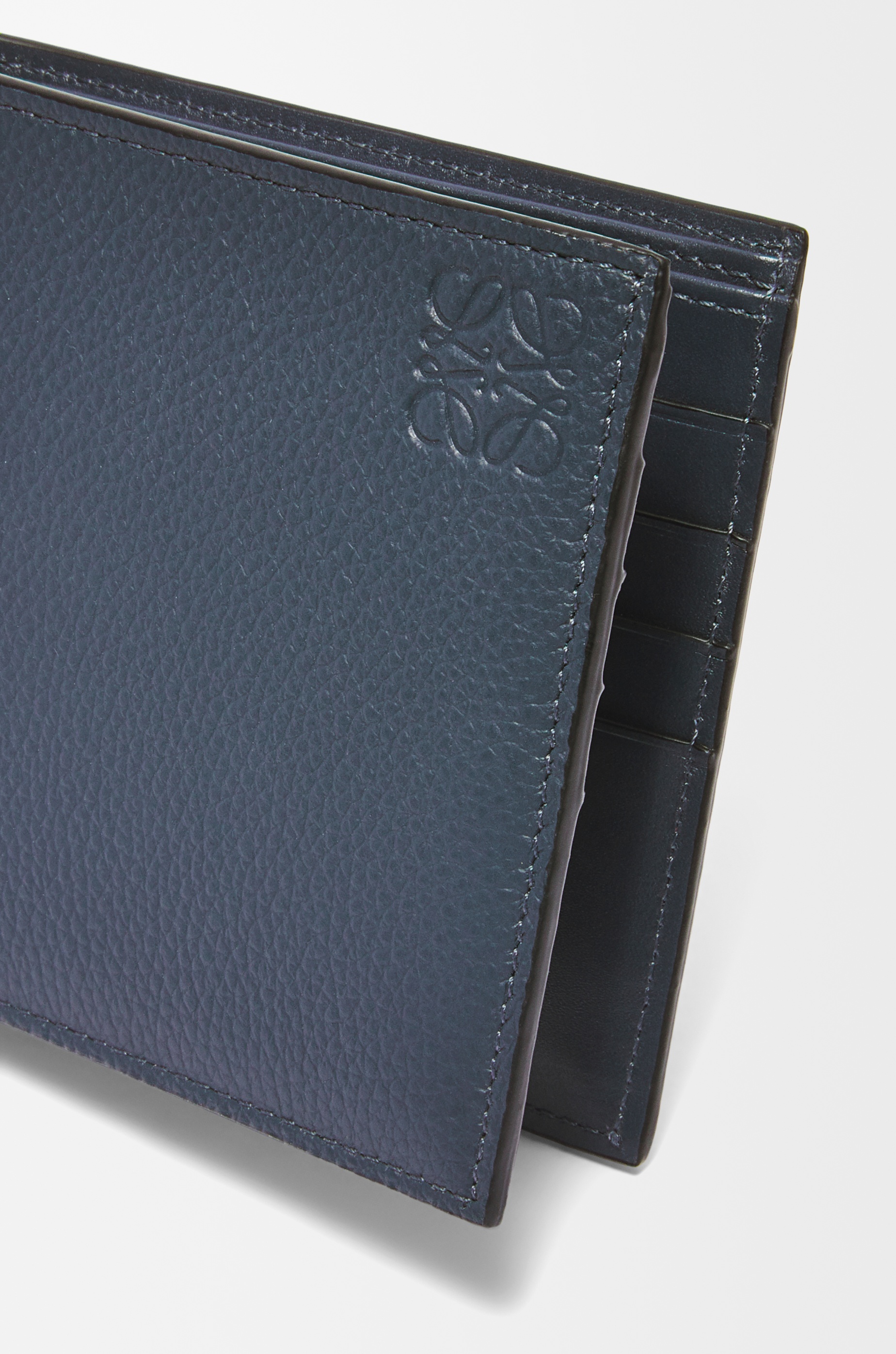 Bifold wallet in soft grained calfskin - 5
