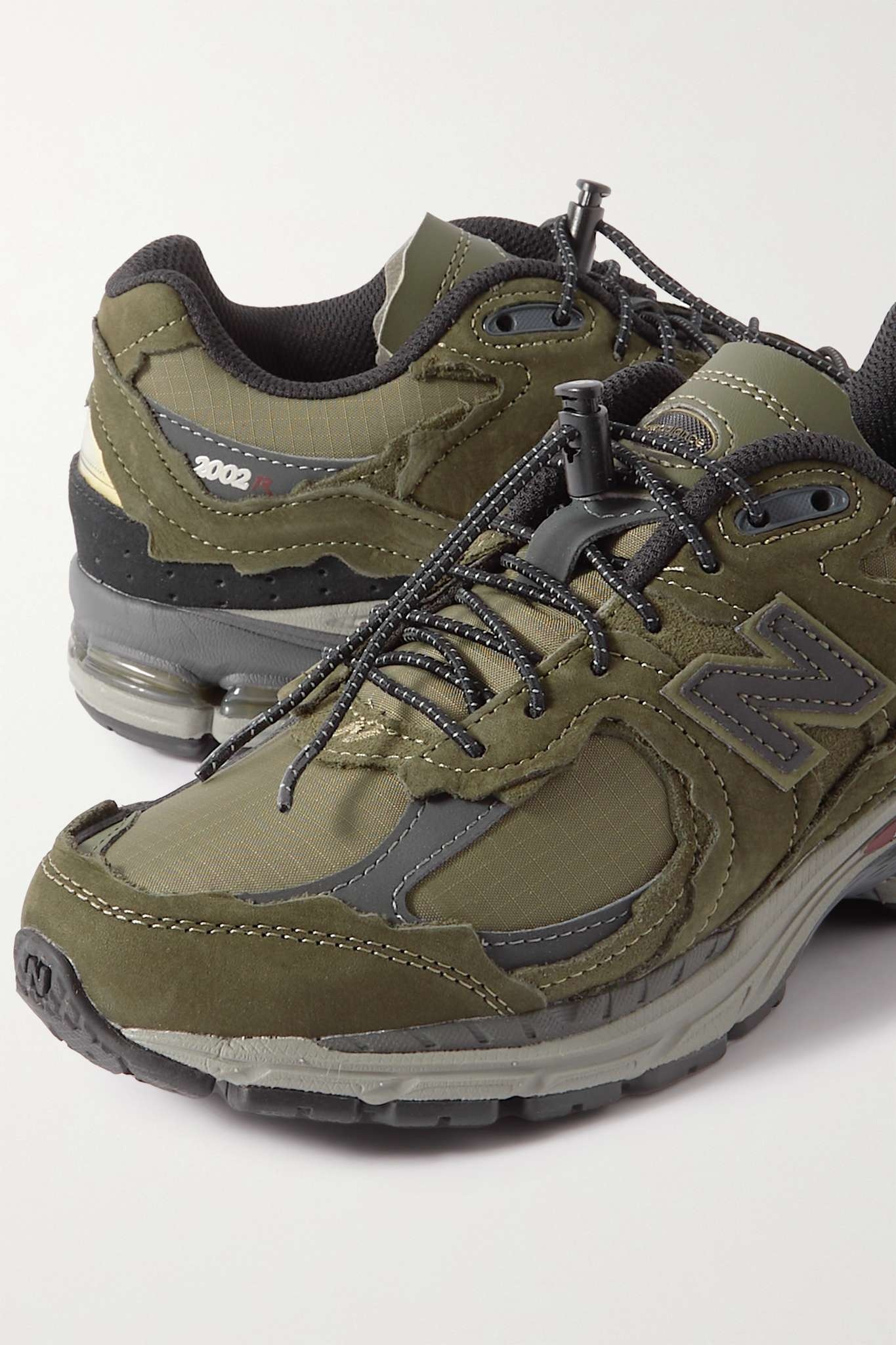 スニーカー NEW BALANCE 2002R MESH AND SMOOTH LEATHER SNEAKERS Gray 2002R leather-trimmed mesh and suede sneakers | NEW
