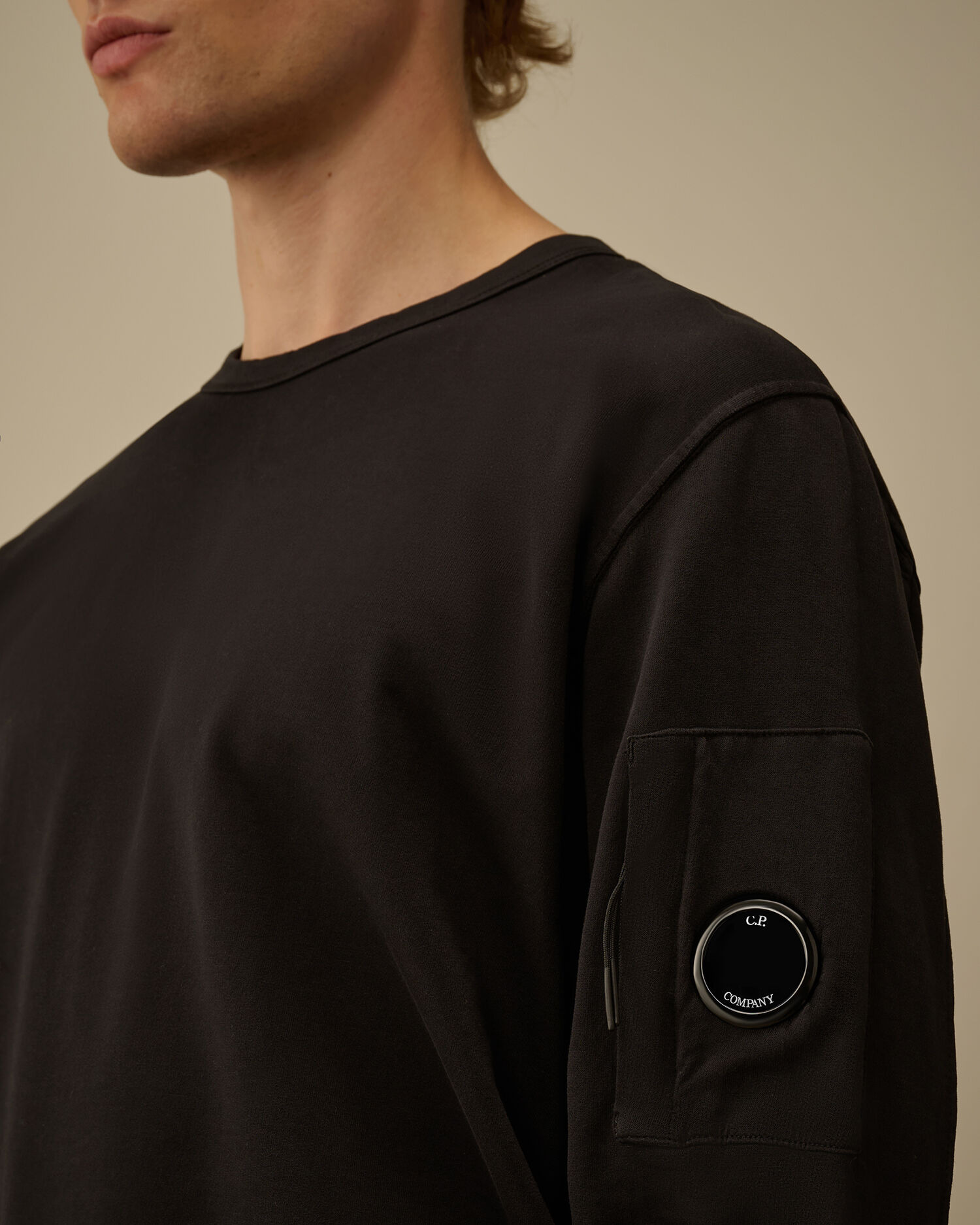 Light Fleece Crewneck Lens Sweatshirt - 4