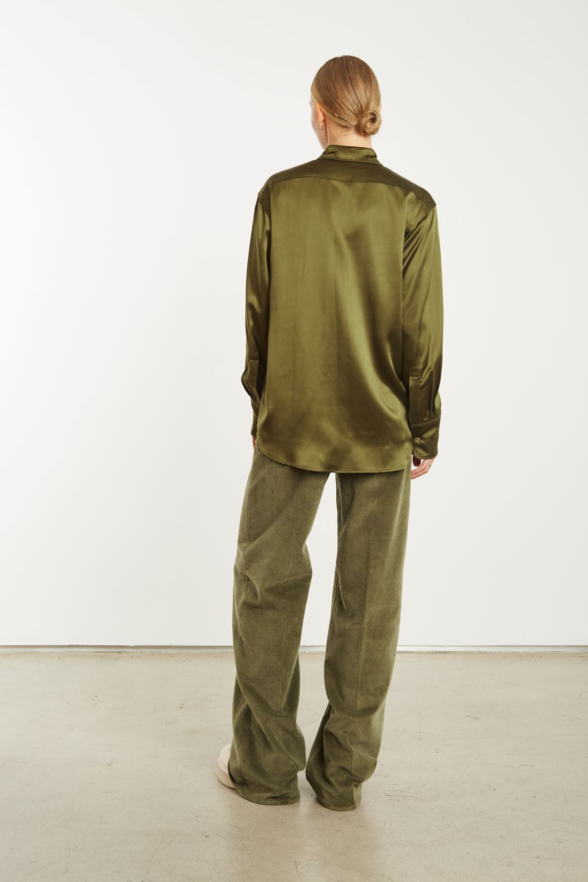 MOSS SILK SLIM BUTTON DOWN - 4