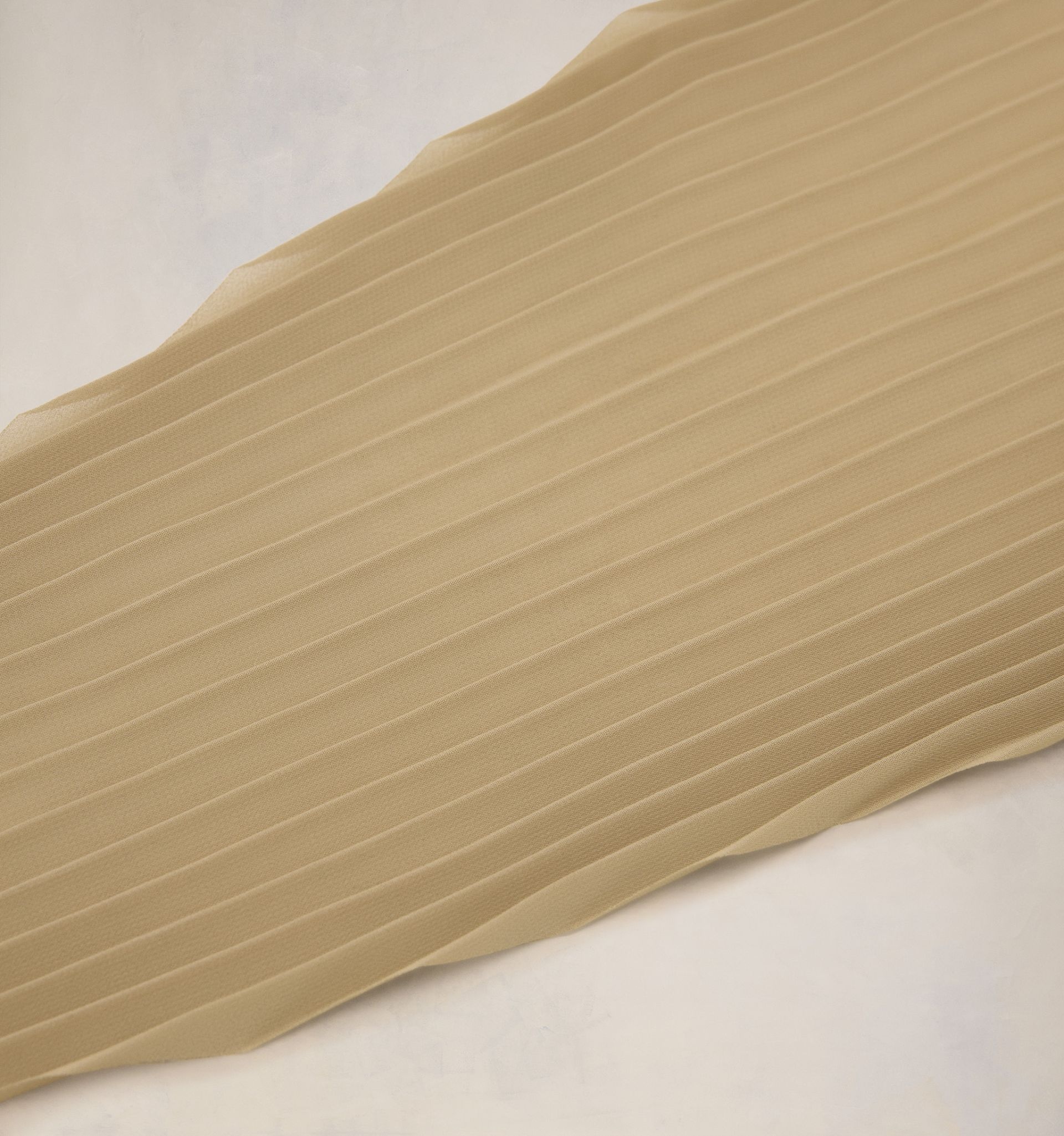 Pleated Diamond Shaped Scarf - 5