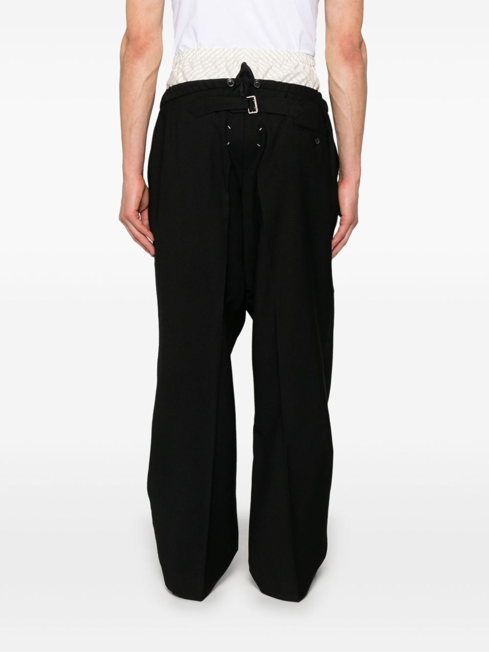 Anonimity of the Lining trousers - 4