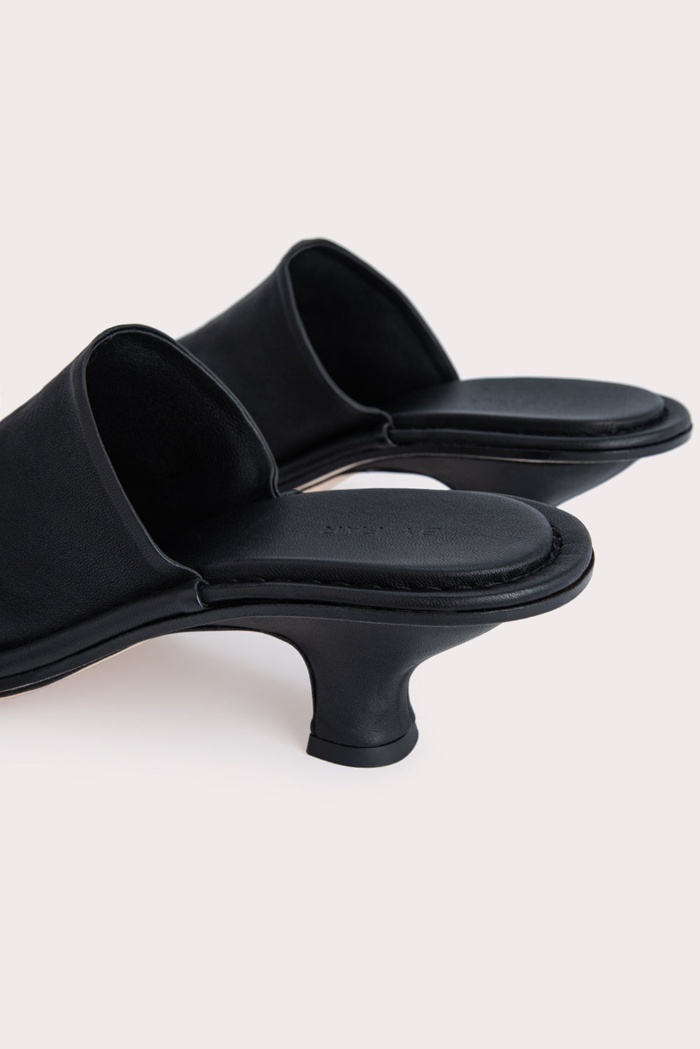 Frankie Black Stretch Leather - 5