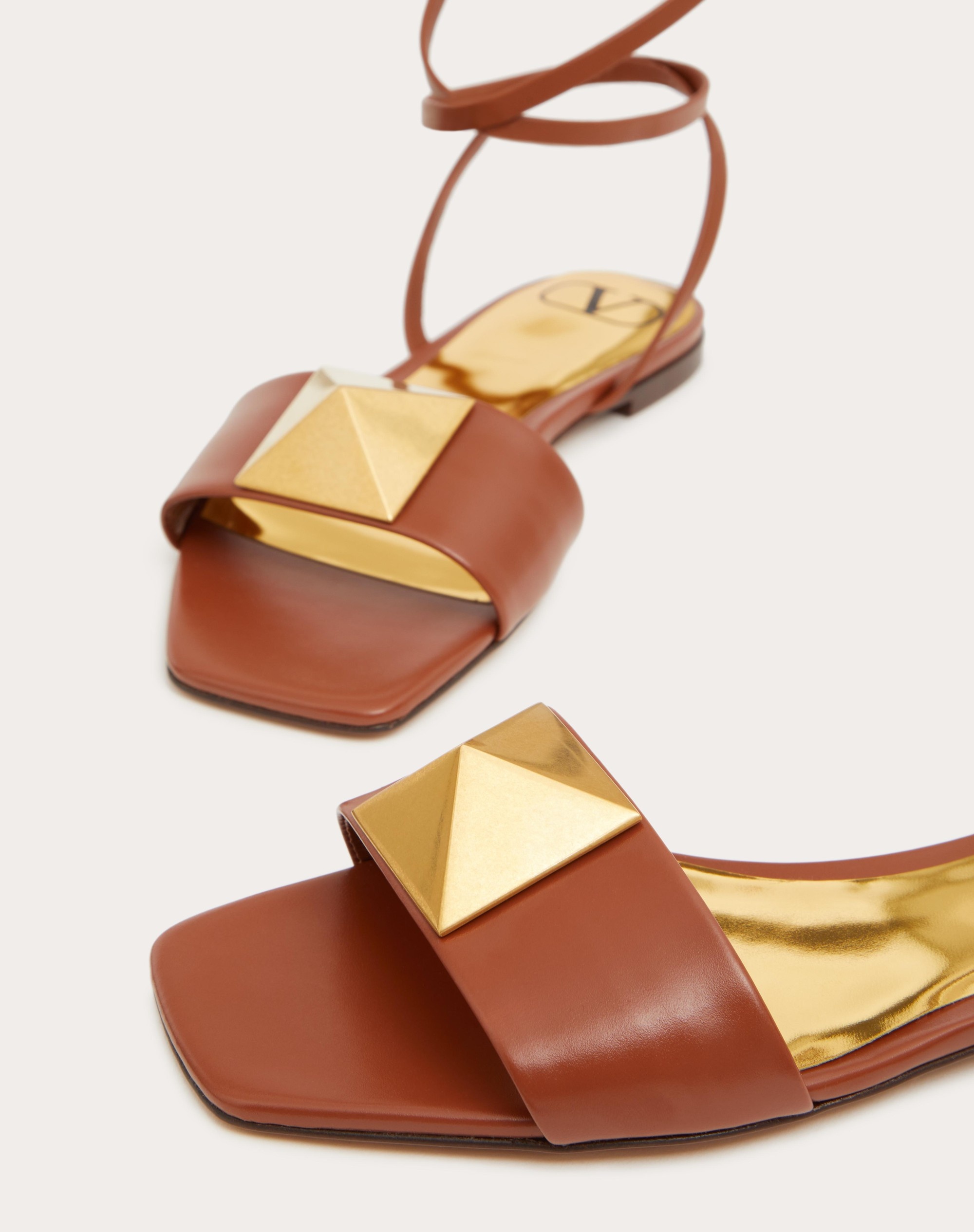 ONE STUD CALFSKIN FLAT SANDAL - 5