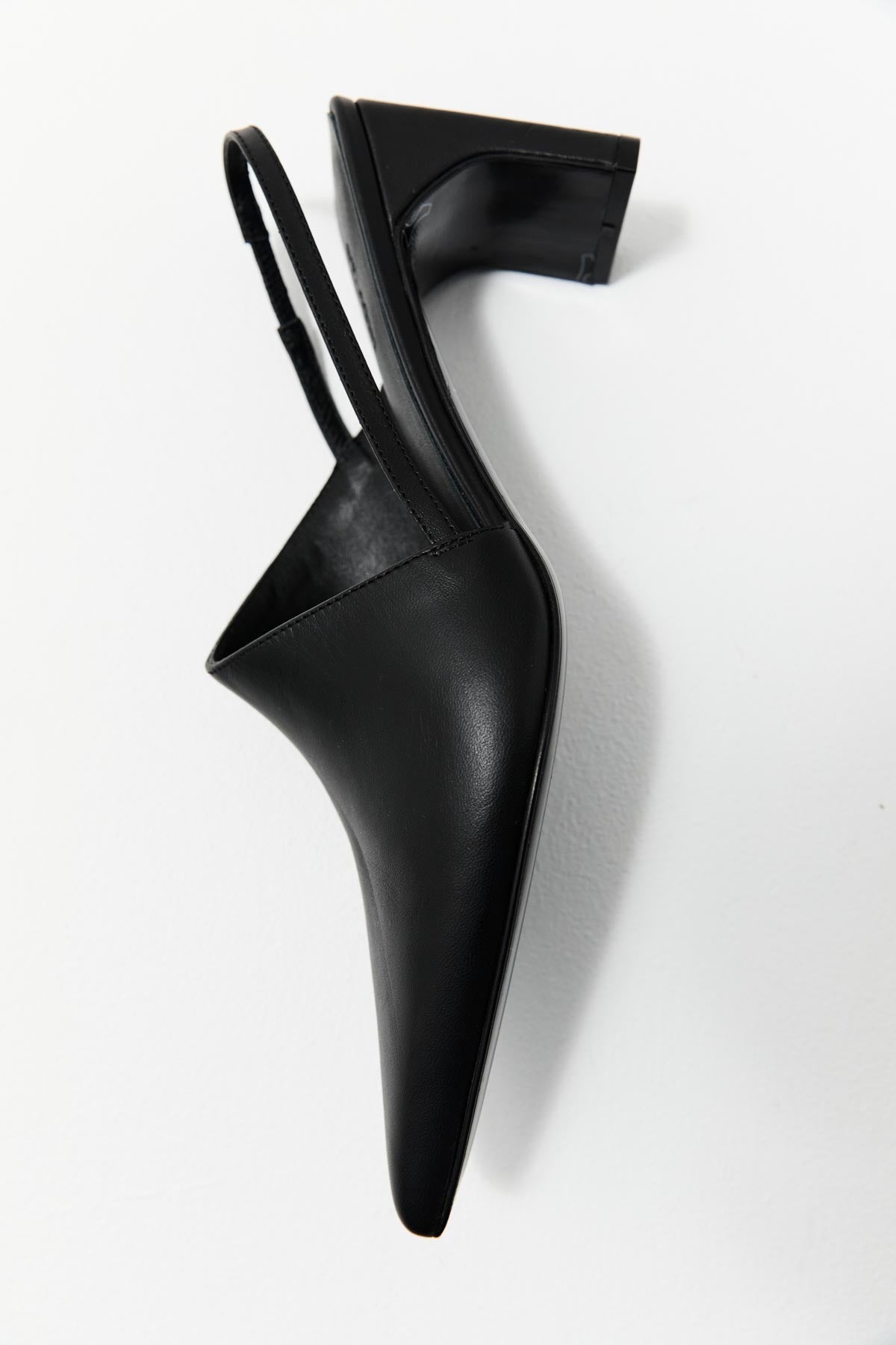 Asymmetric Heel - Black - 4