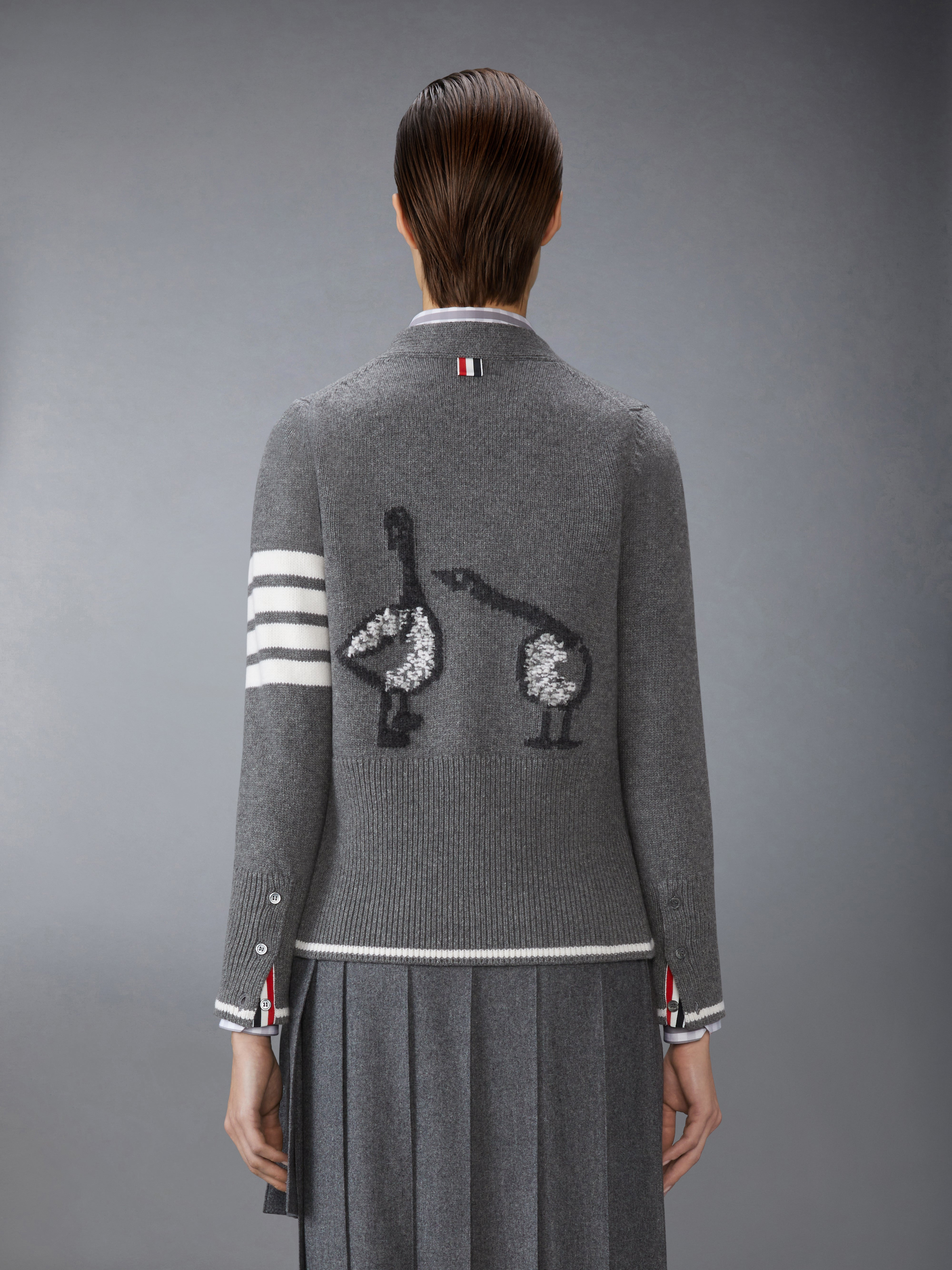 FINE MERINO INTARSIA GEESE 4-BAR V NECK CARDIGAN - 3