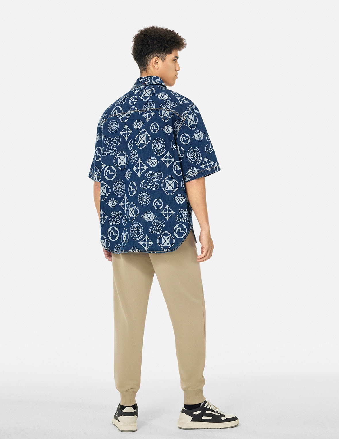 Allover Kamon Print Relax Fit Denim Short Sleeves Shirt - 4
