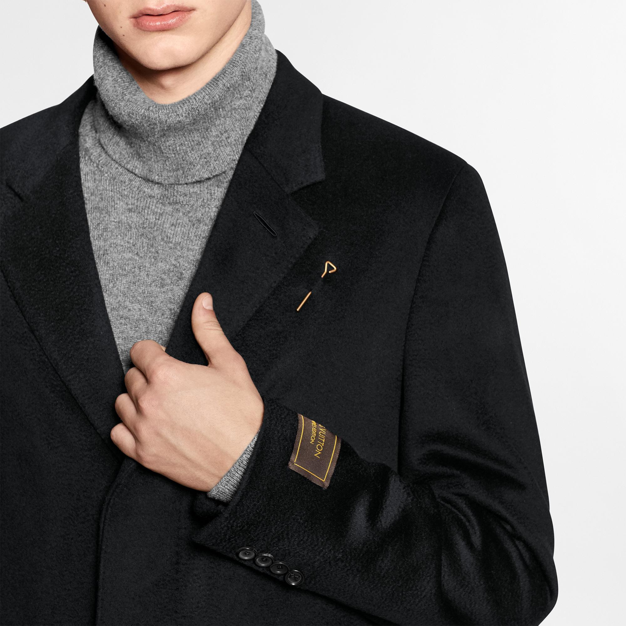 Classic Single-Breasted Coat - 3