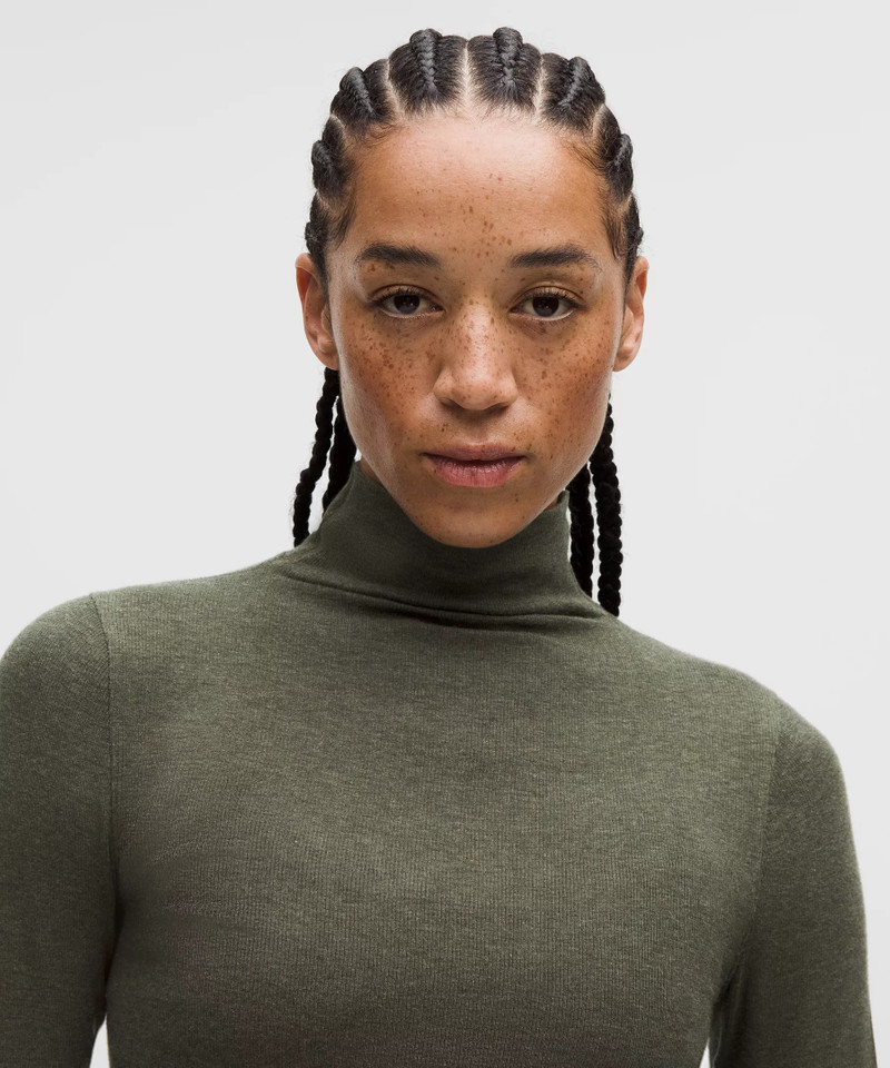 Hold Tight Long-Sleeve Turtleneck 4