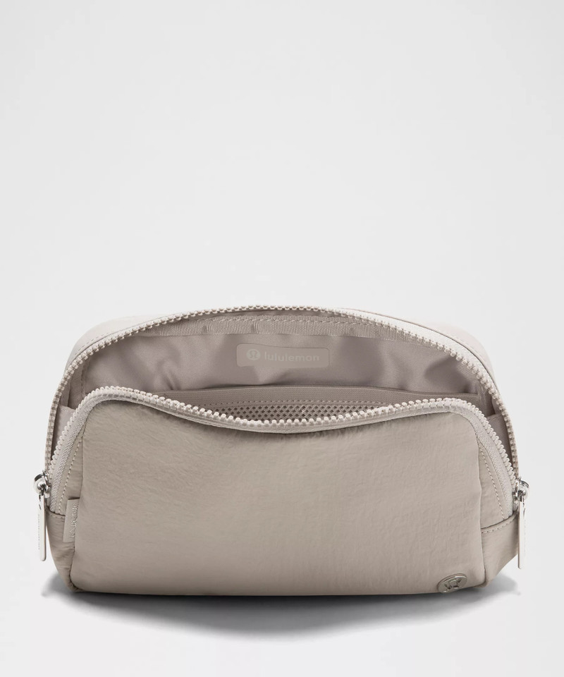 Everywhere Belt Bag Large with Long Strap 2L 5