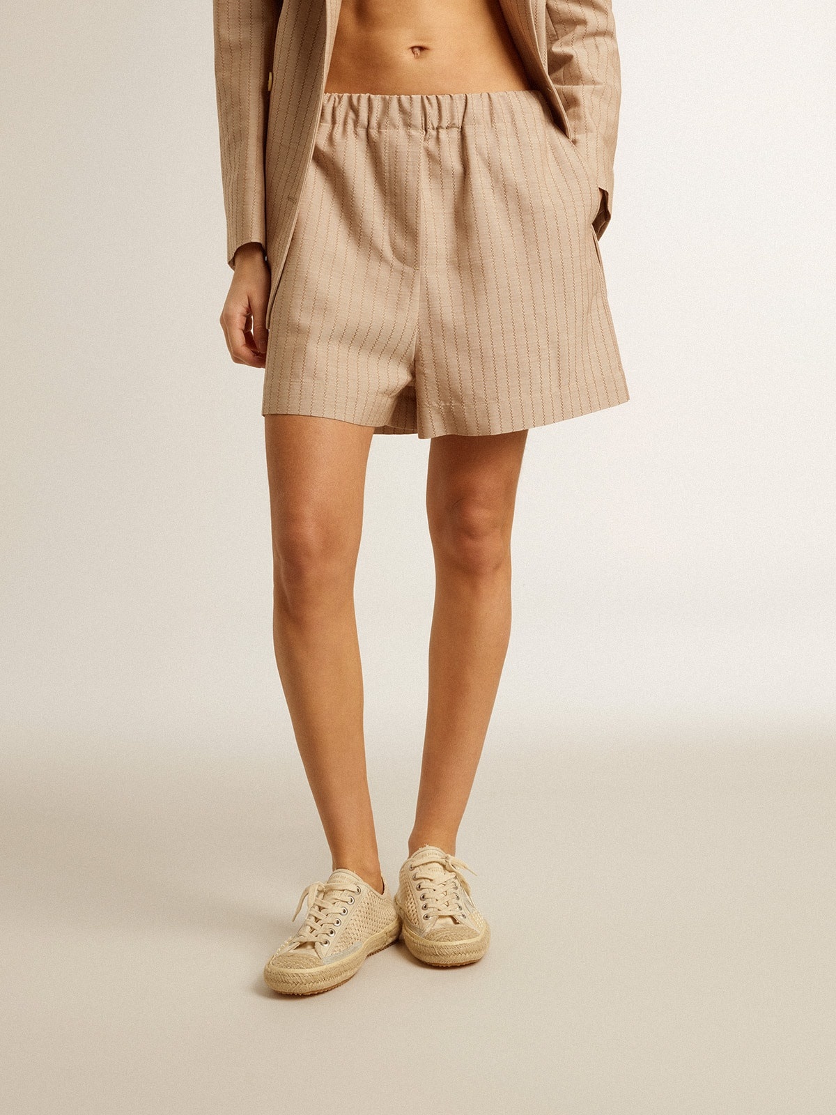 Dark beige shorts with back pocket - 2