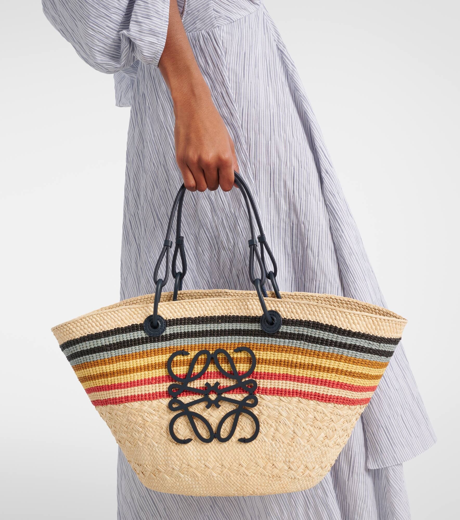 Paula's Ibiza Anagram Medium basket bag - 2