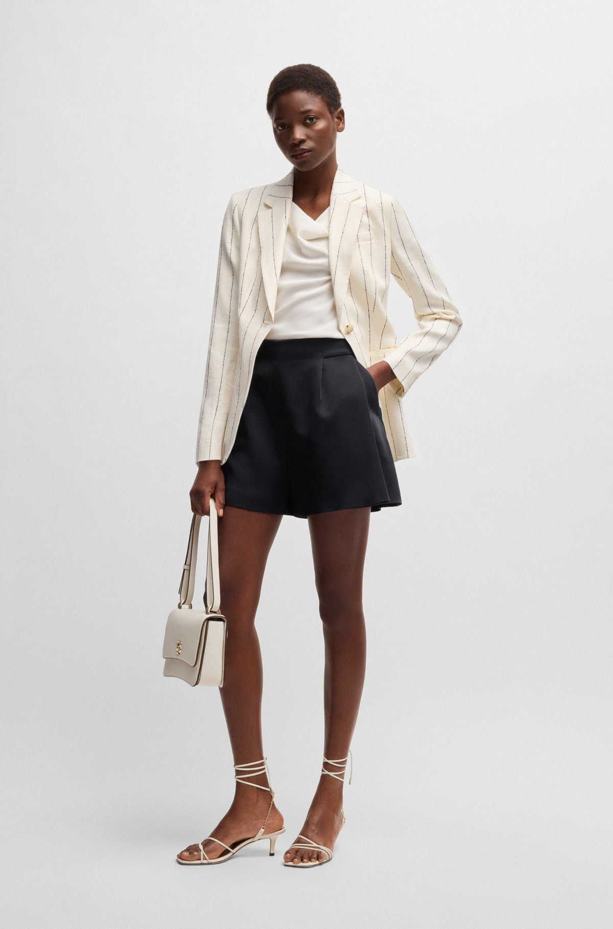 RELAXED-FIT SHORTS WITH FRONT PLEATS - 3