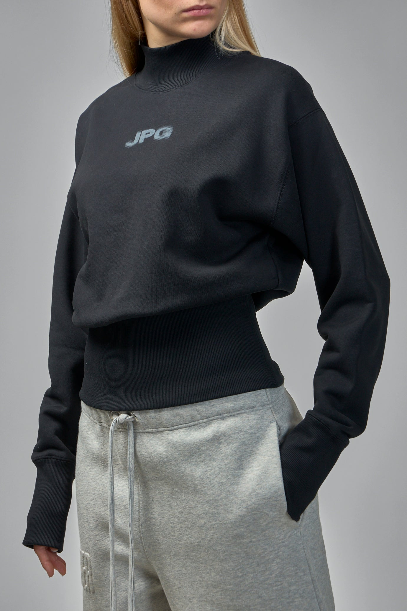 Cropped Crew Neck - 4