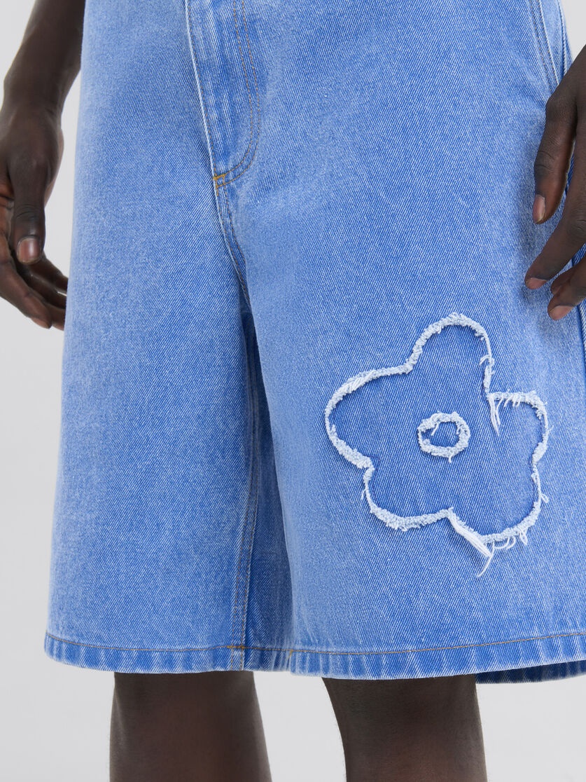 LIGHT BLUE DENIM SHORTS WITH PATCH DETAIL - 4