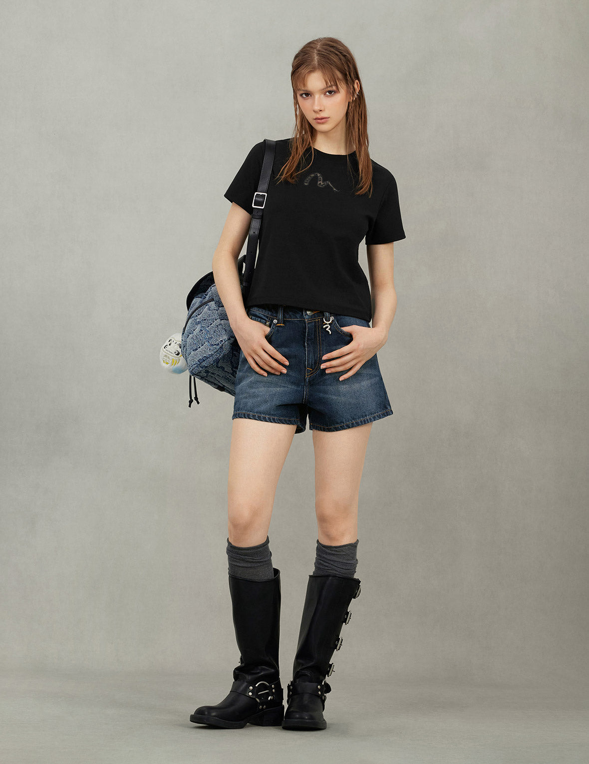 Slogan Embroidery and High-heeled Seagull Slim Fit T-Shirt - 7