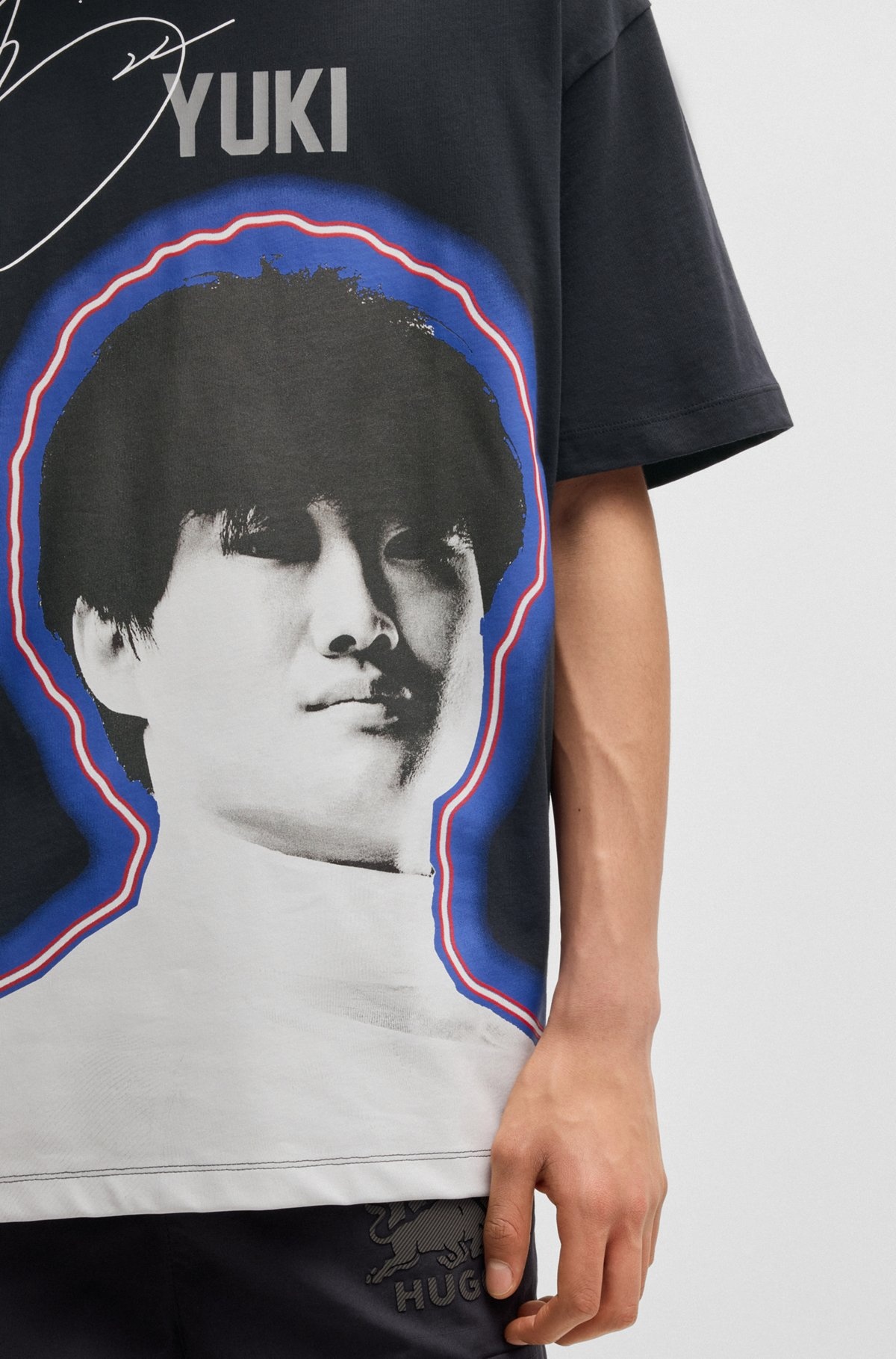 HUGO X VCARB FANWEAR T-SHIRT WITH YUKI TSUNODA PHOTO ARTWORK - 3