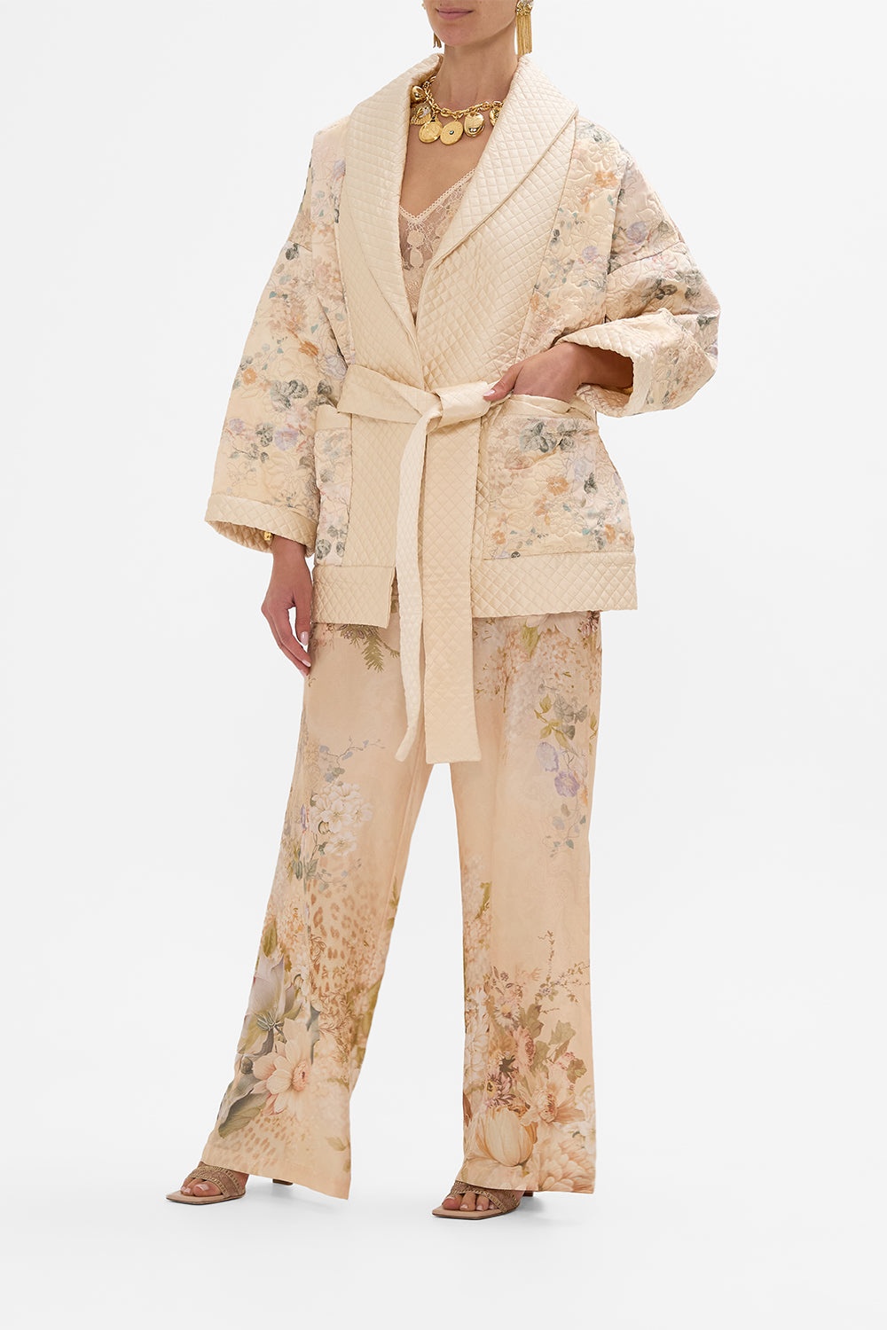 QUILTED ROLL COLLAR COAT - 4