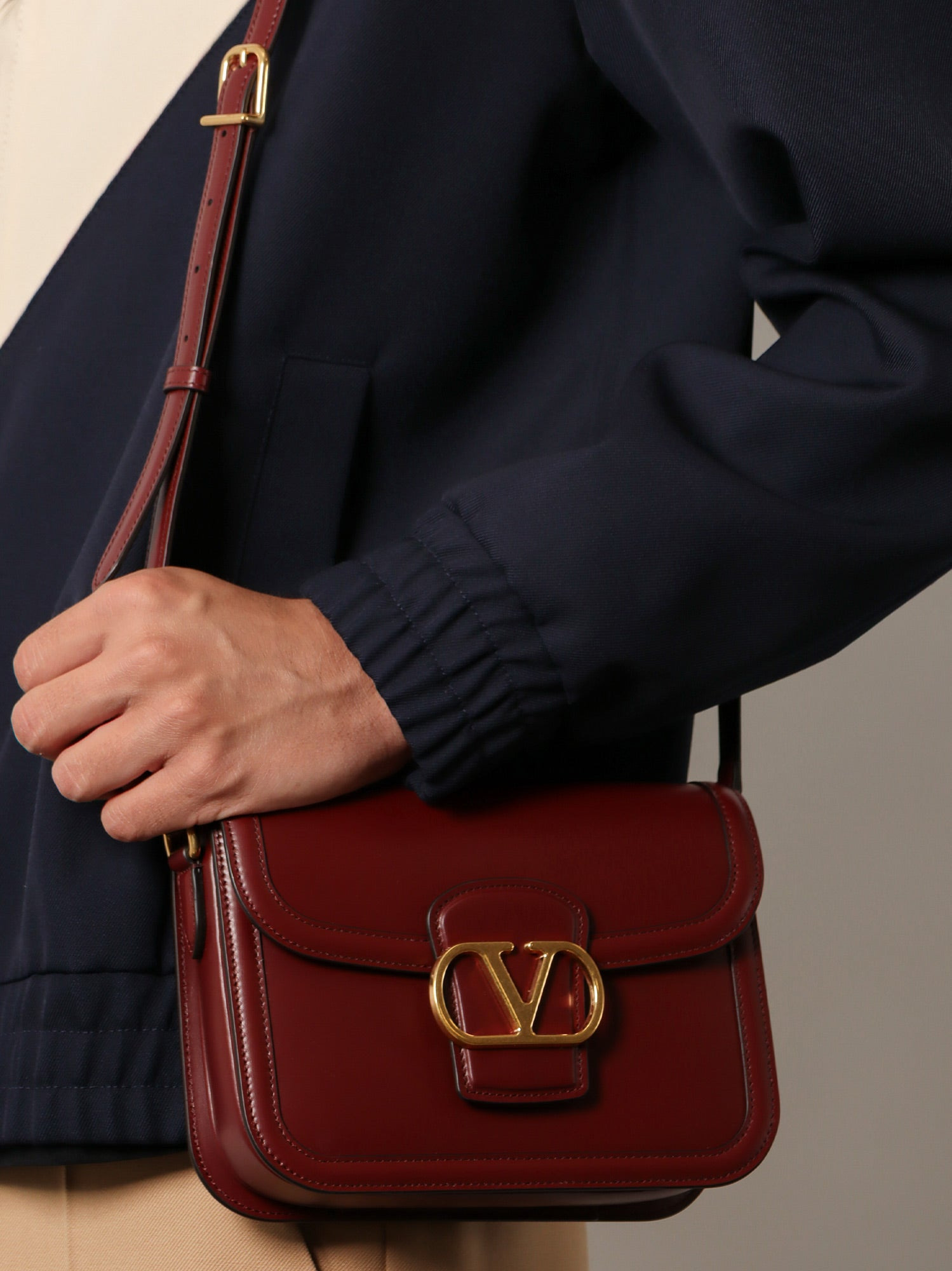 Valentino Garavani Men 9To5 Leather Shoulder Bag - 2