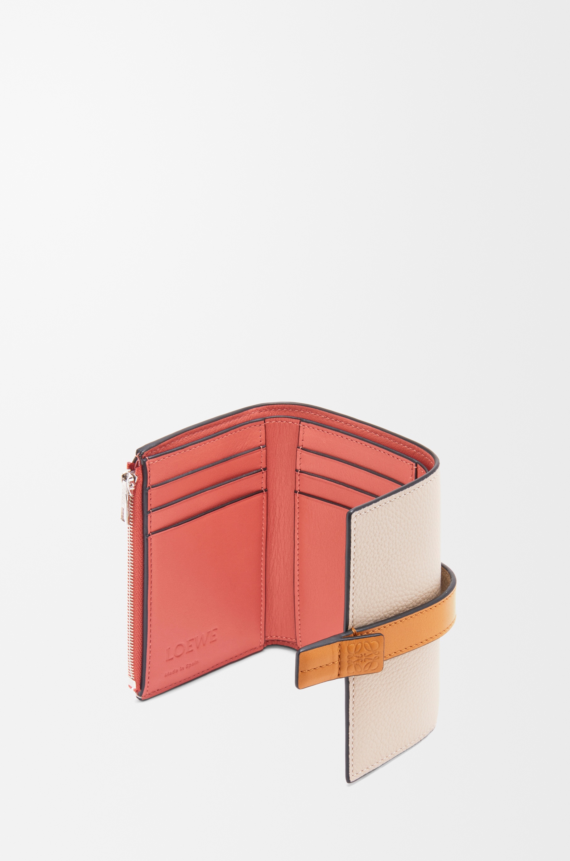 Small vertical wallet in soft grained calfskin - 3