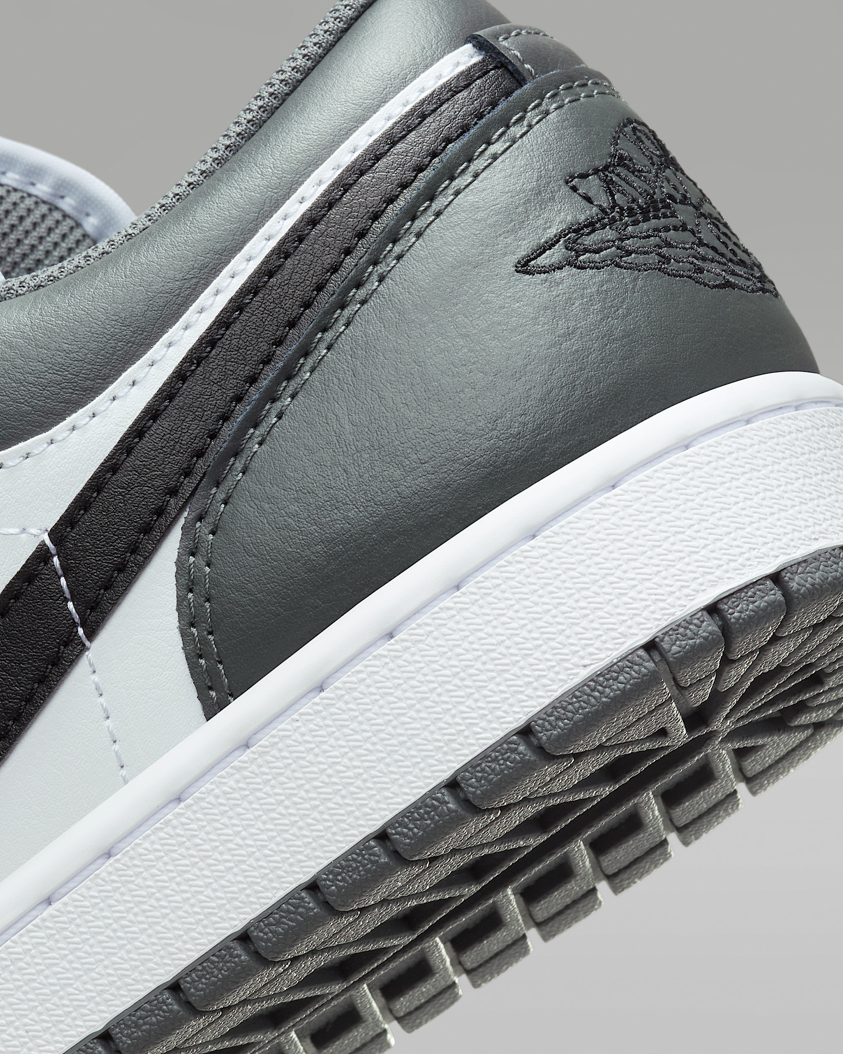 Air Jordan 1 Low Men's Shoes - 8